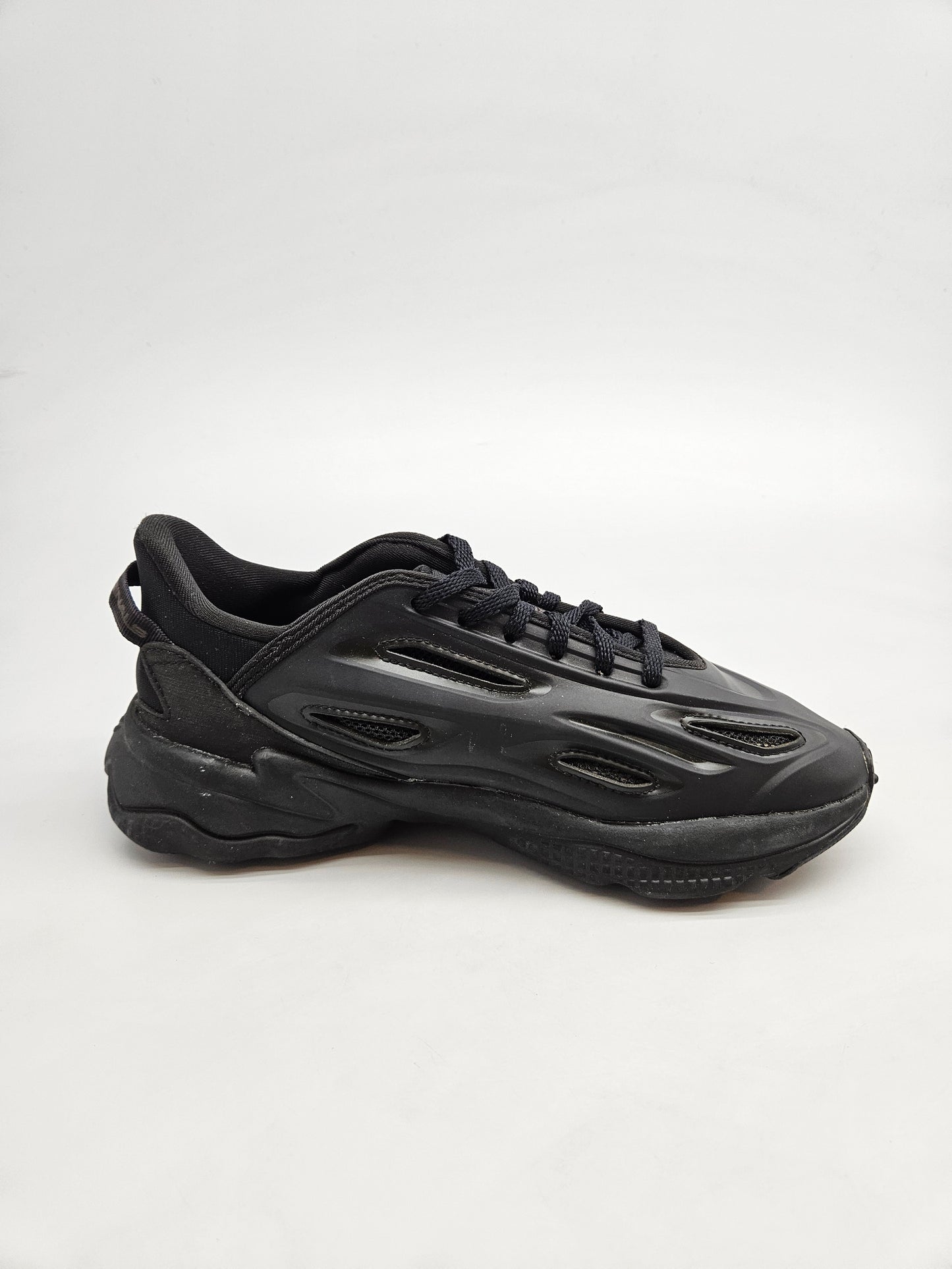 ADIDAS NOVI ORIGINAL PATIKI BR 36.5