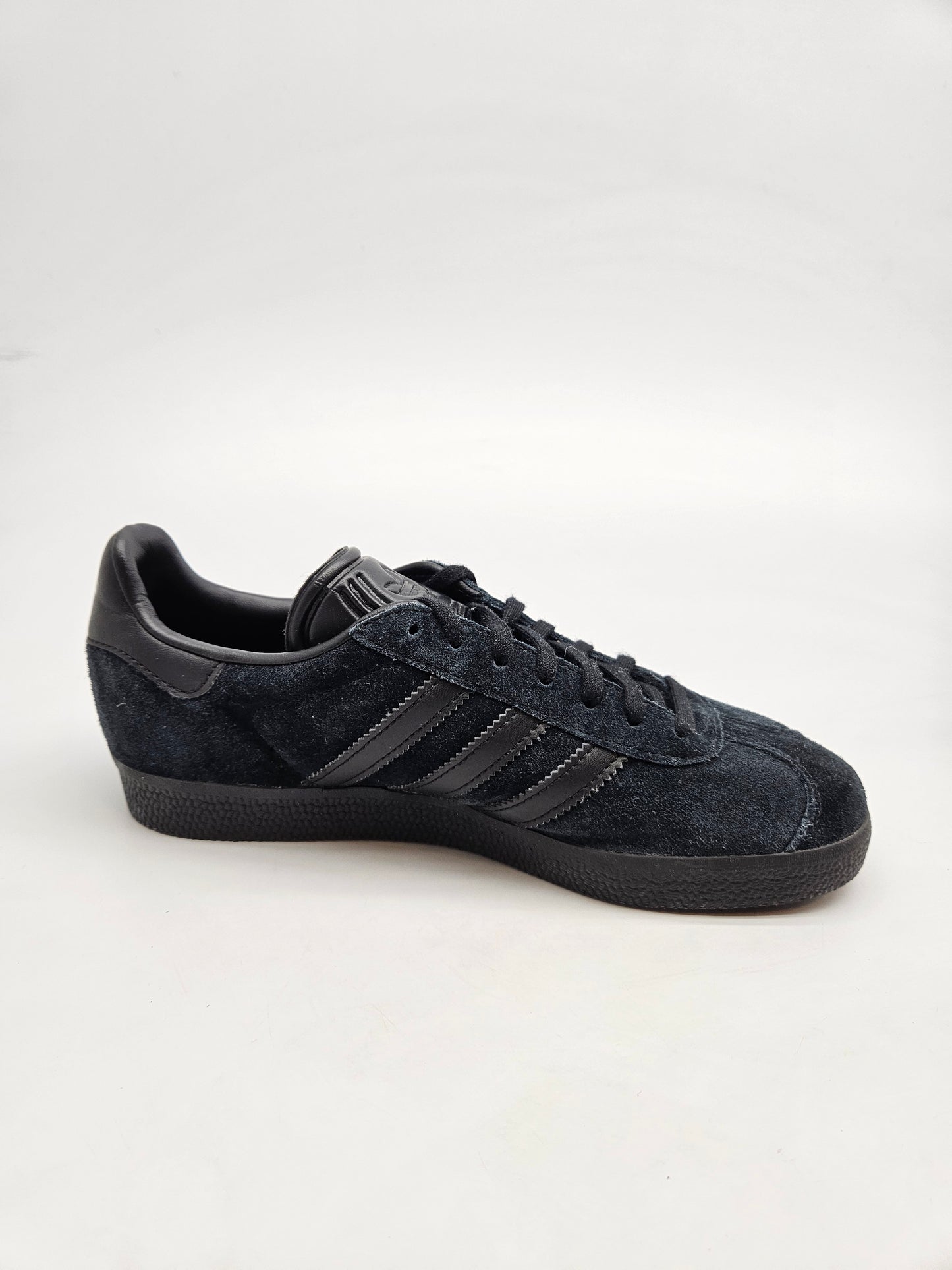 ADIDAS GAZZELE NOVI ORIGINAL PATIKI BR 38