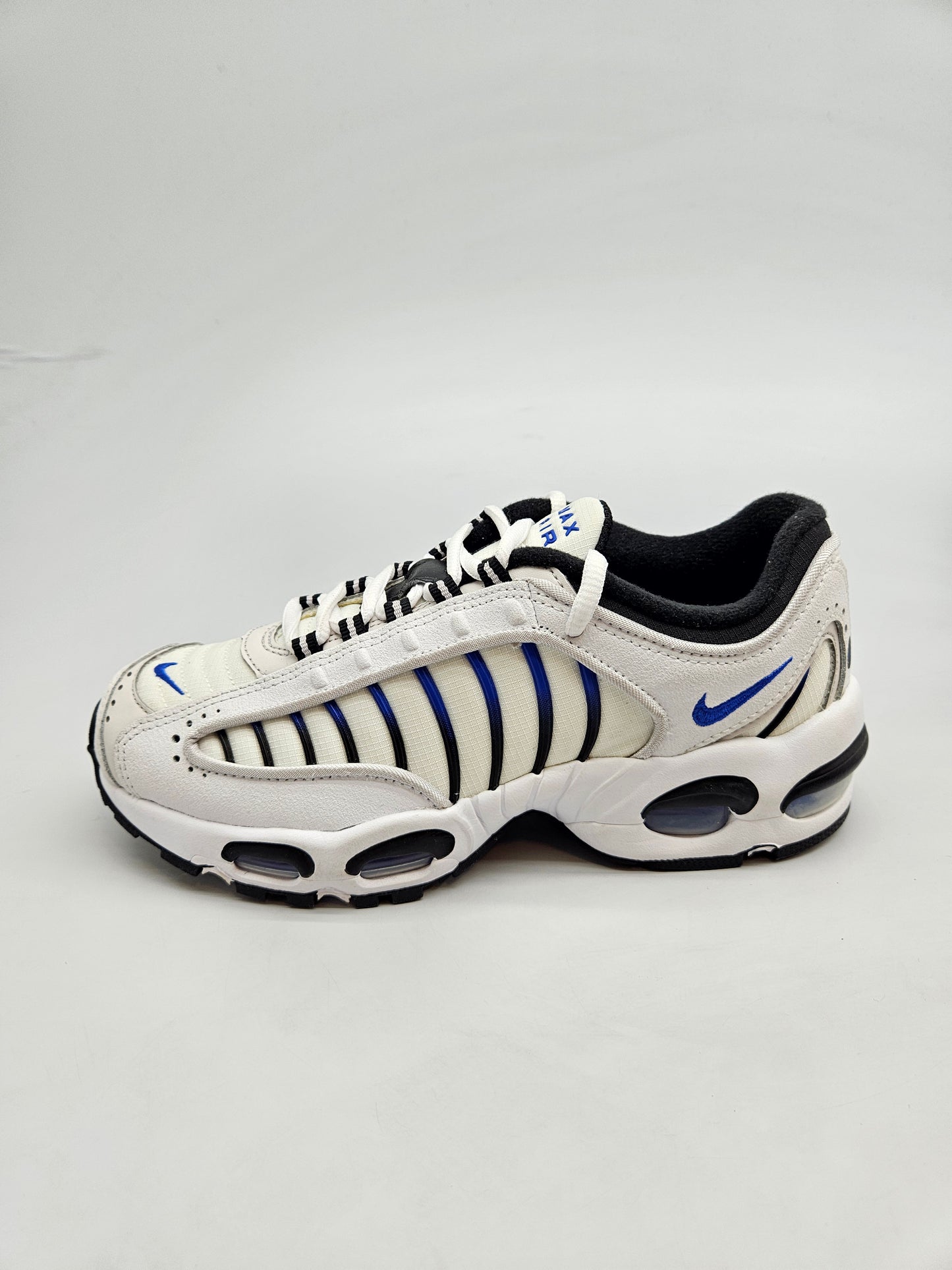 NIKE AIRMAX NOVI ORIGINAL PATIKI BR 37.5