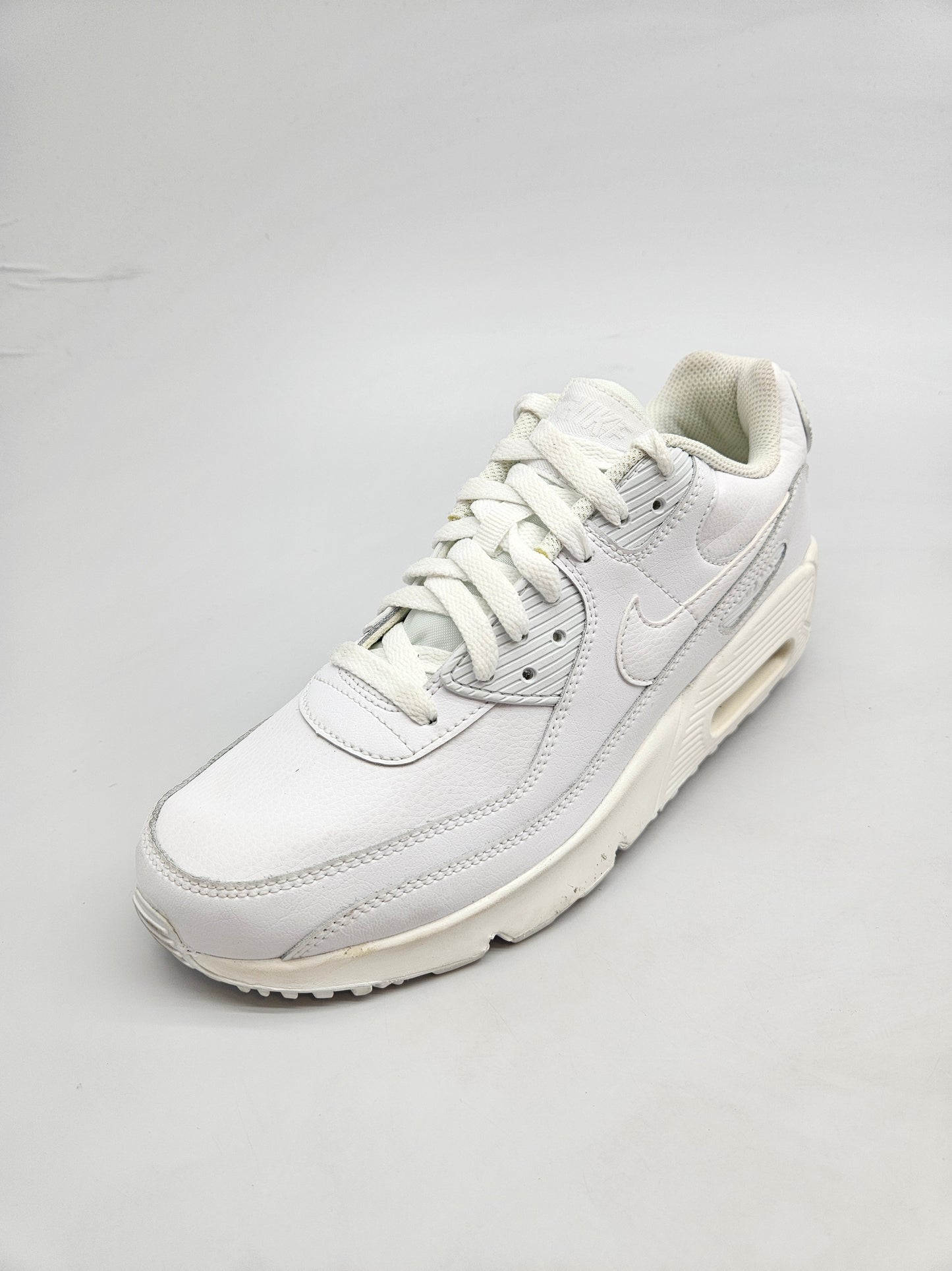 NIKE AIRMAX NOVI ORIGINAL PATIKI BR 39