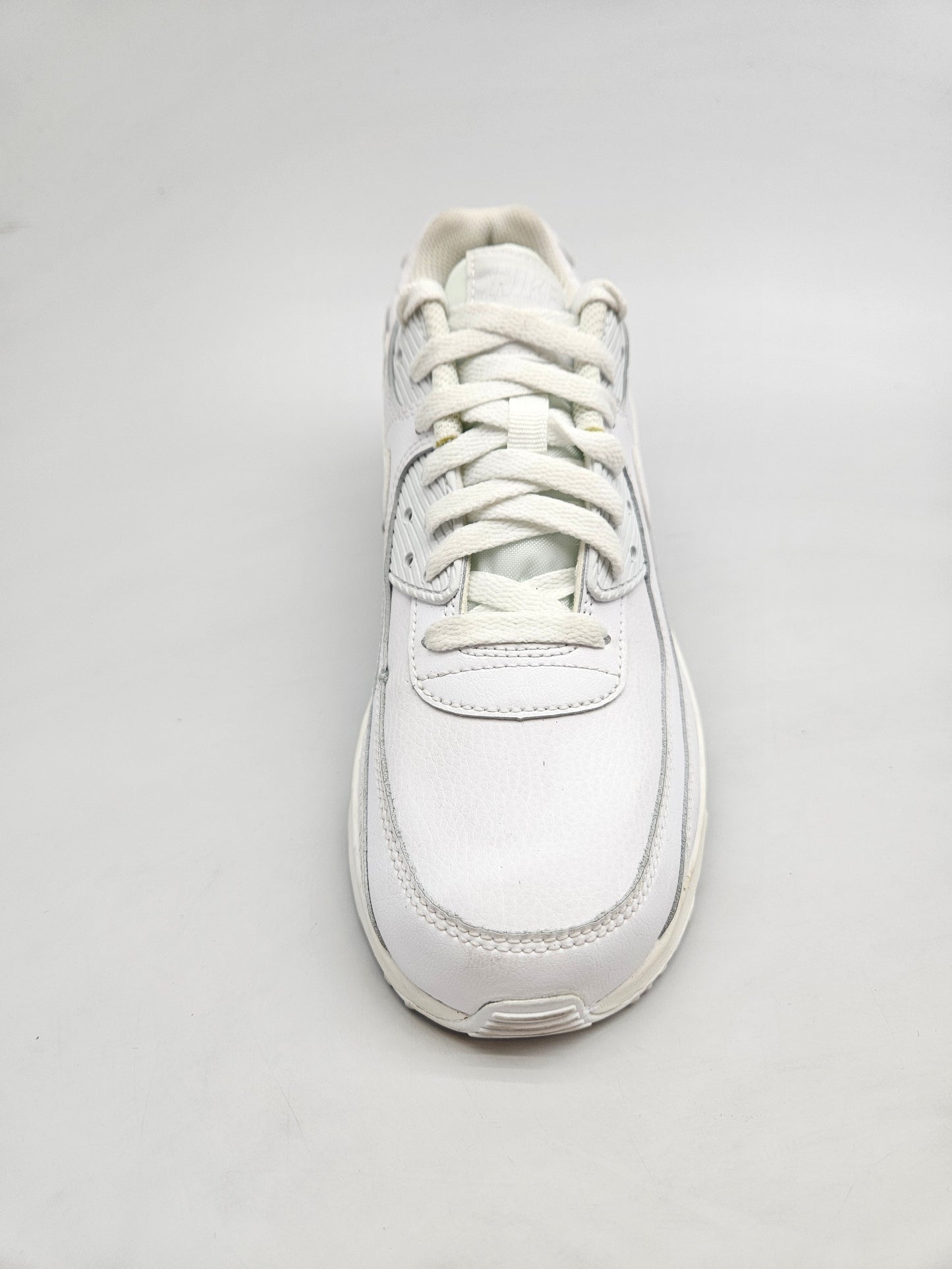 NIKE AIRMAX NOVI ORIGINAL PATIKI BR 39