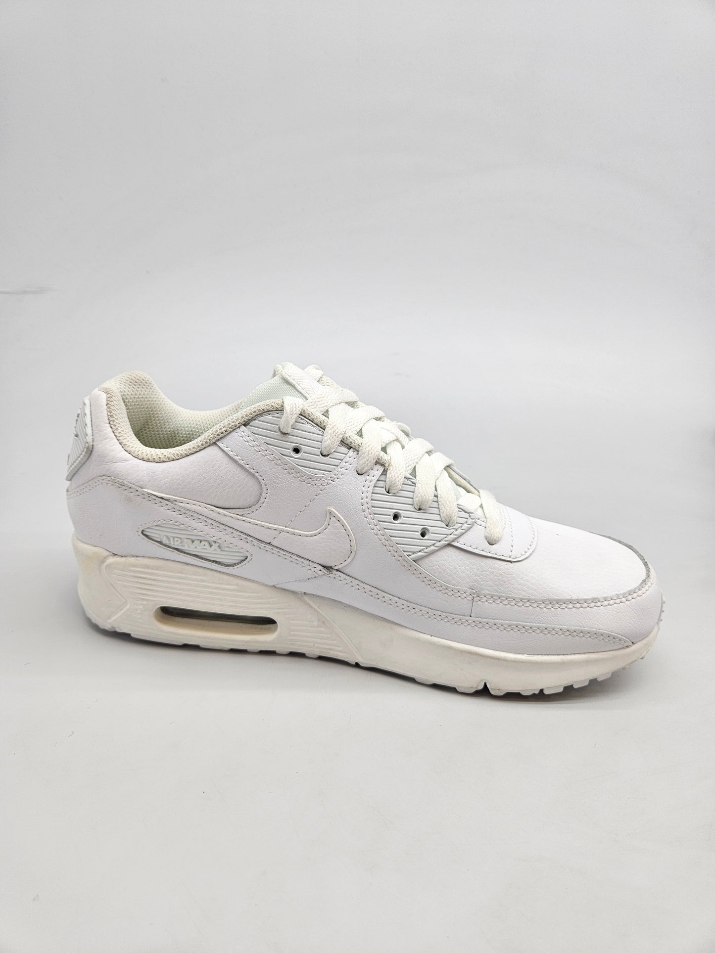 NIKE AIRMAX NOVI ORIGINAL PATIKI BR 39