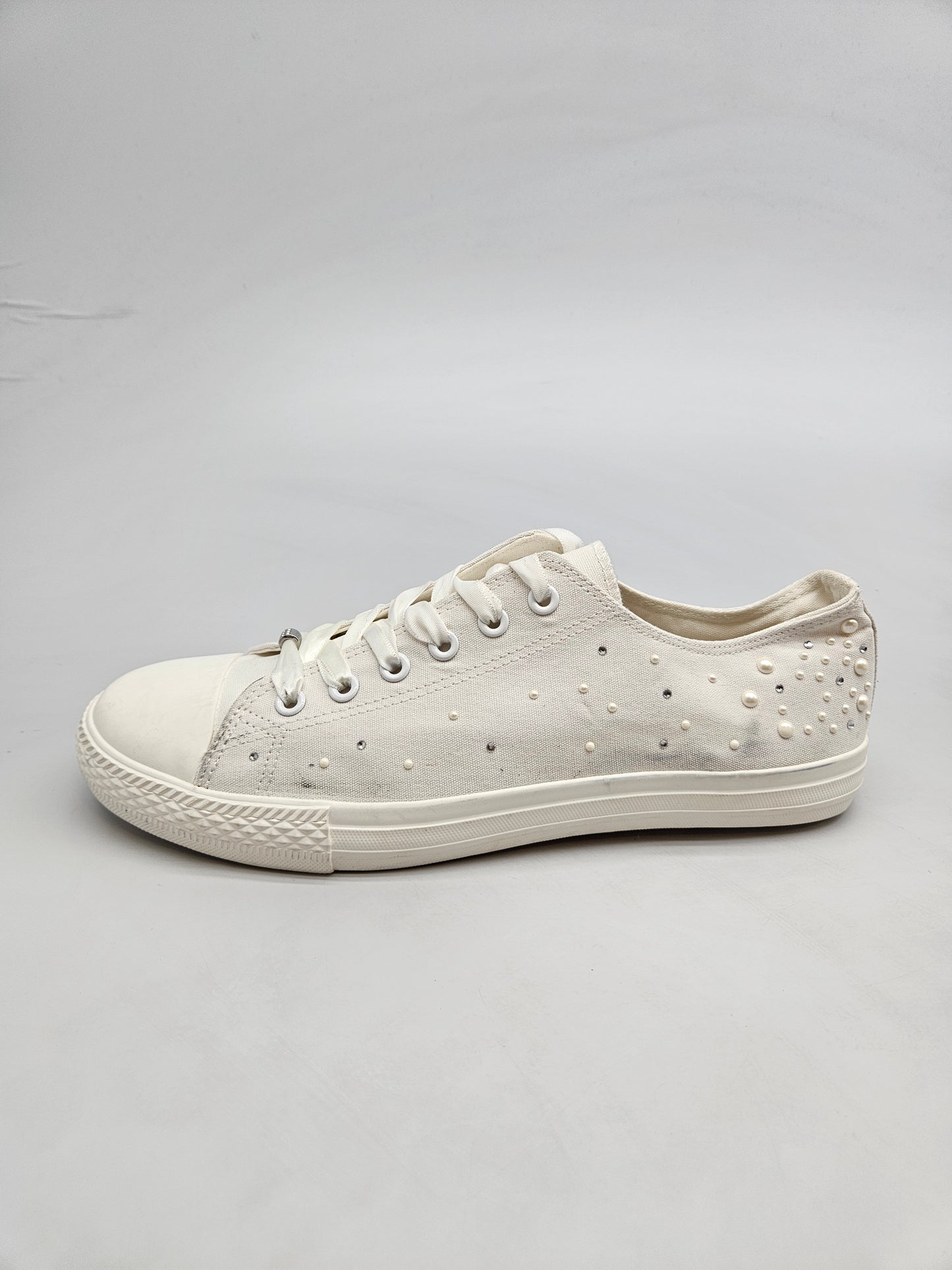 ANNA FIELD NOVI ORIGINAL PATIKI BR 40