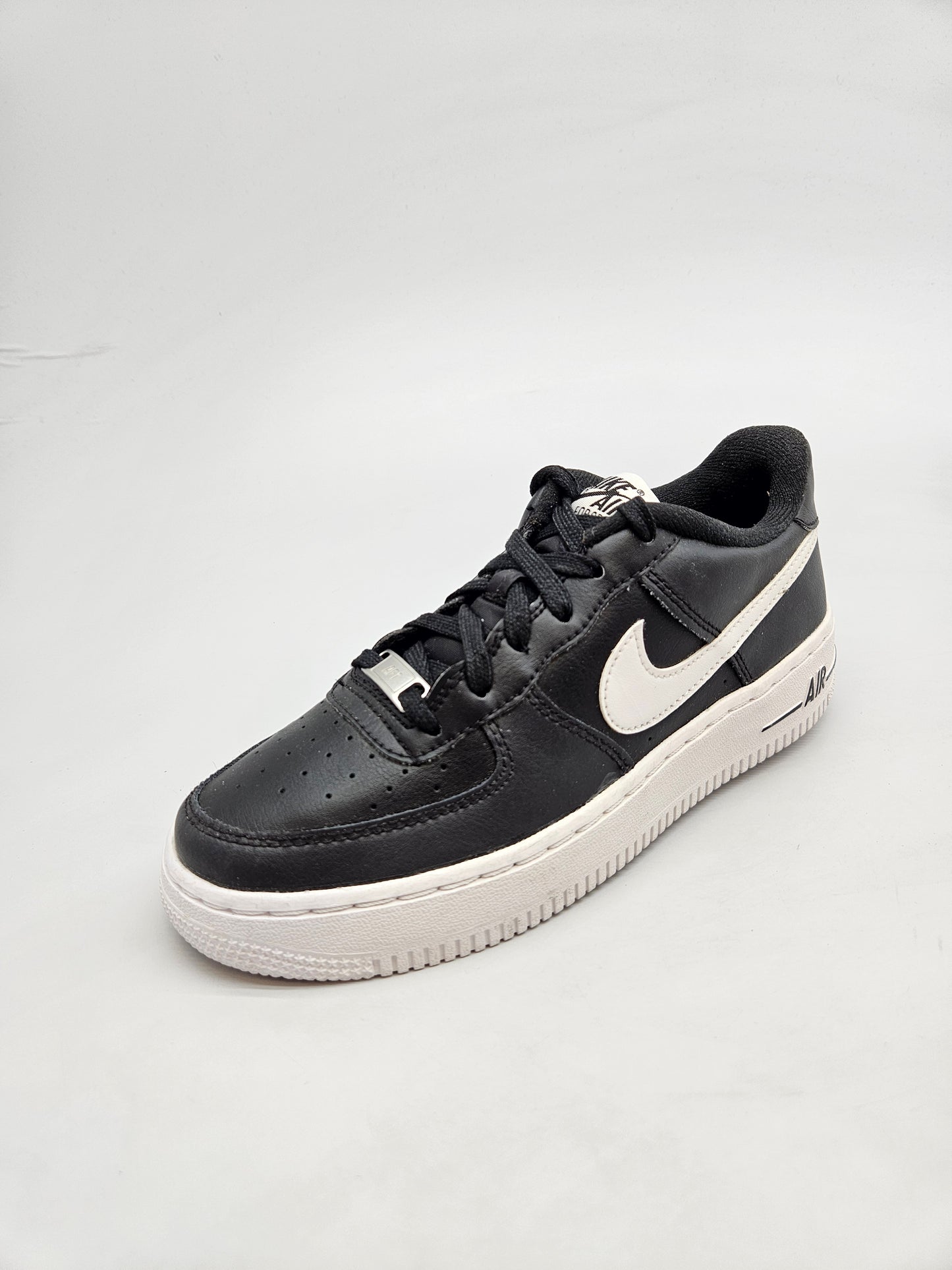 NIKE AF1 NOVI ORIGINAL PATIKI BR 38