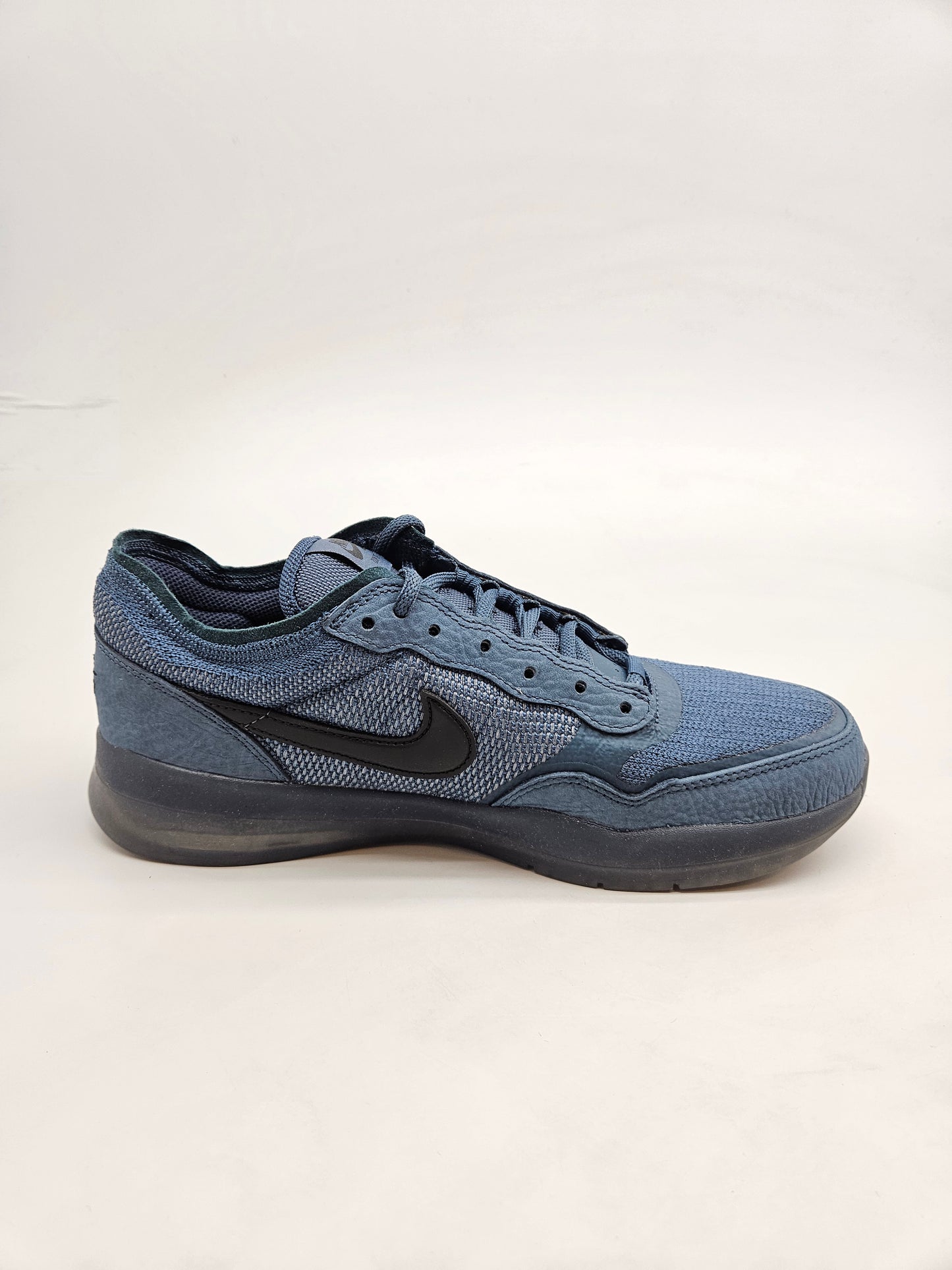 NIKE NOVI ORIGINAL PATIKI BR 42.5