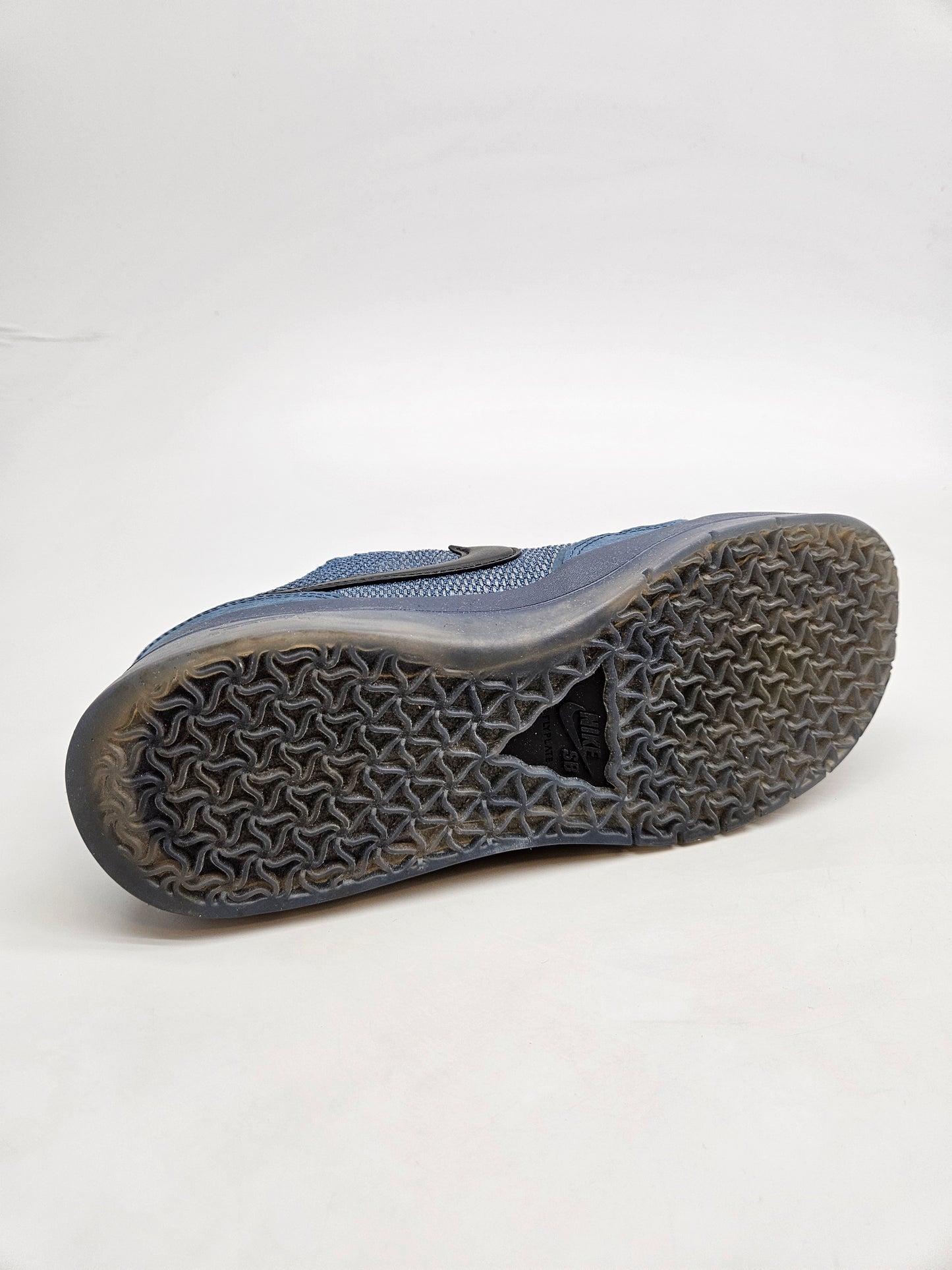 NIKE NOVI ORIGINAL PATIKI BR 42.5