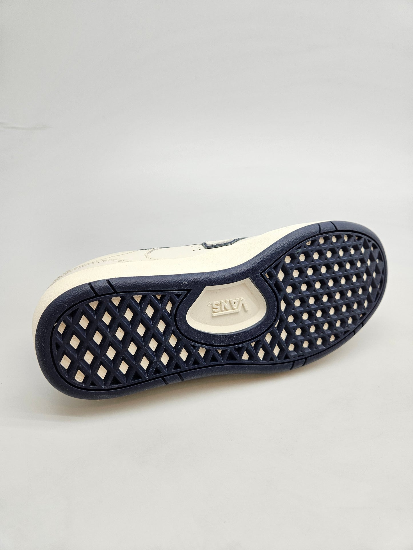 VANS NOVI ORIGINAL PATIKI BR 36.5