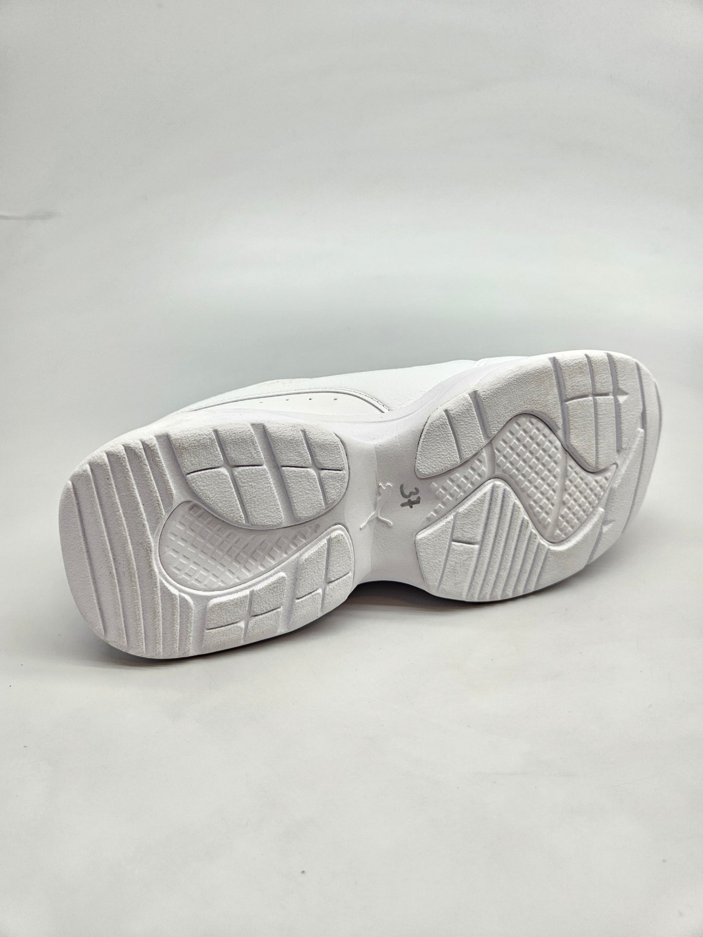 PUMA NOVI ORIGINAL PATIKI BR 37