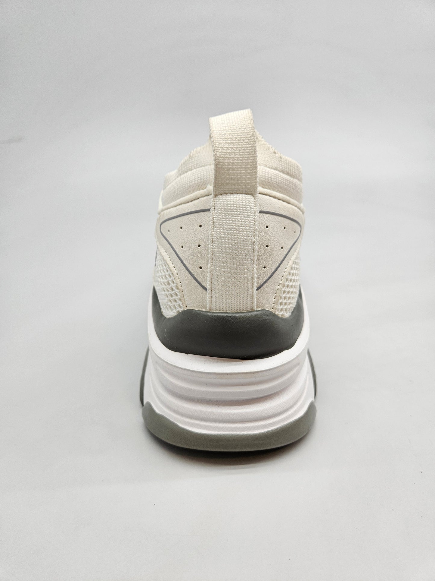 STEVE MADDEN NOVI ORIGINAL PATIKI BR 44