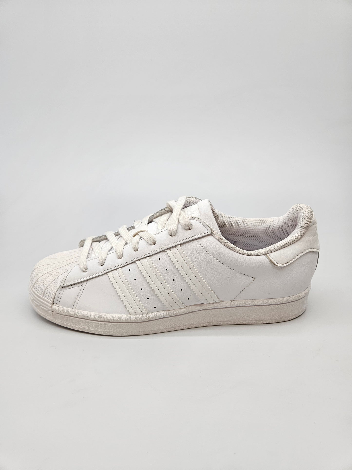ADIDAS NOVI ORIGINAL PATIKI BR 40.5