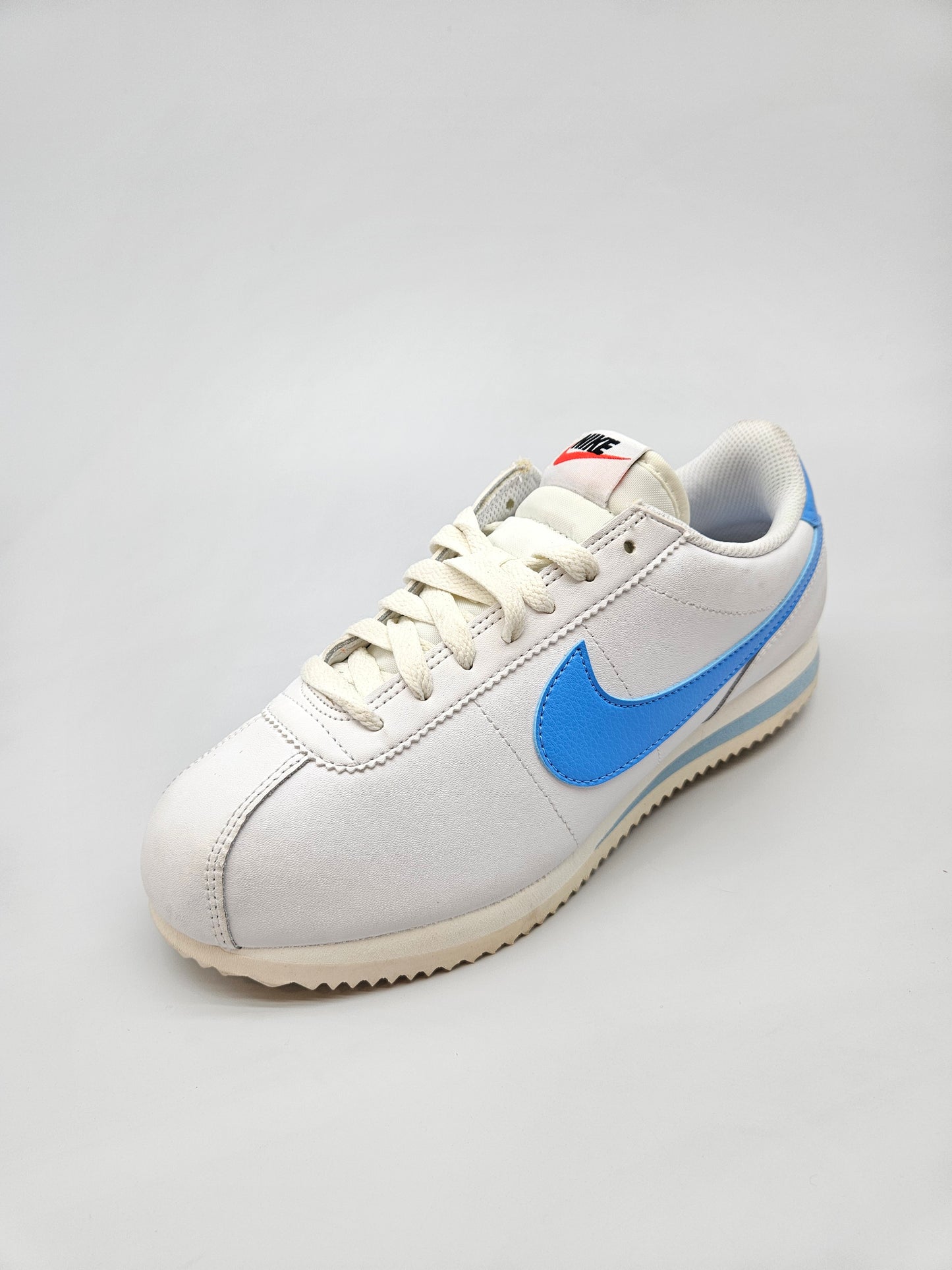 NIKE NOVI ORIGINAL PATIKI BR 39