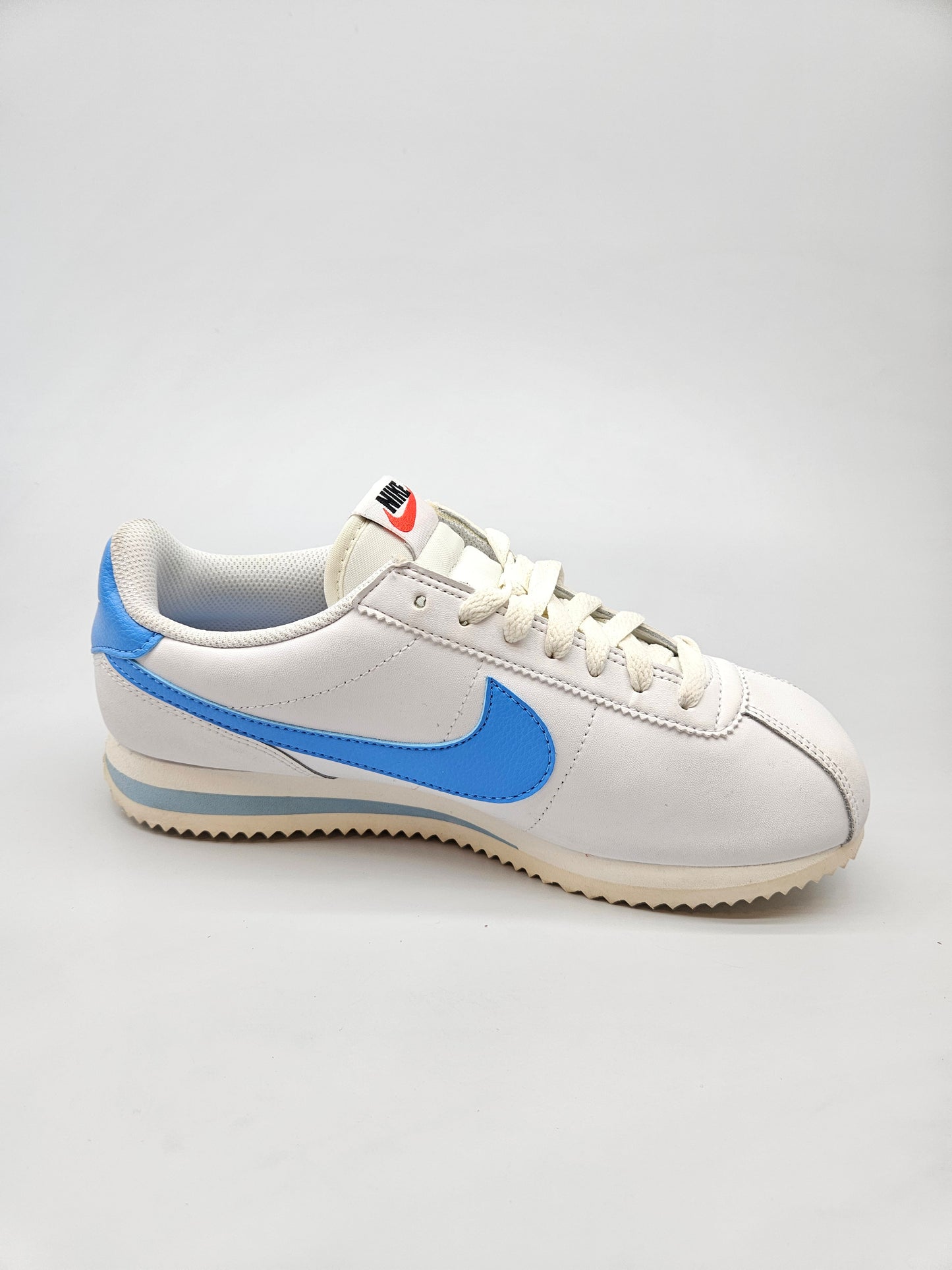 NIKE NOVI ORIGINAL PATIKI BR 39