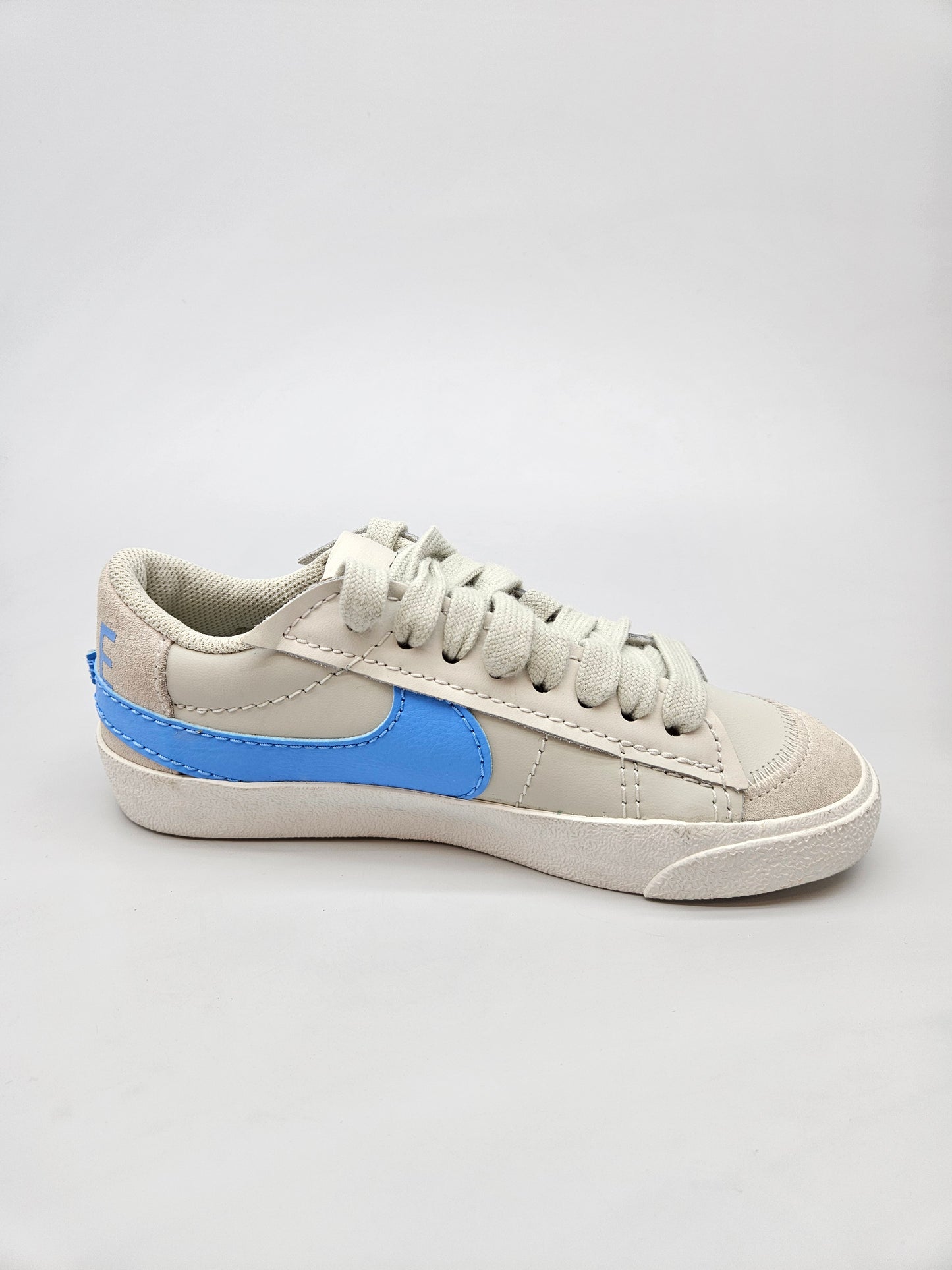 NIKE NOVI ORIGINAL PATIKI BR 38