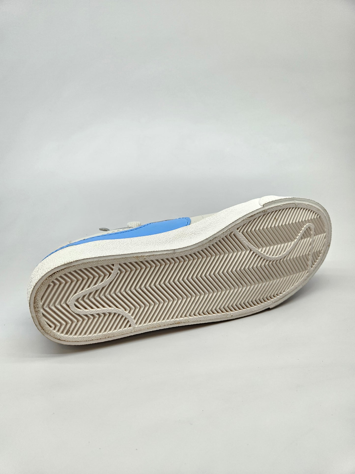 NIKE NOVI ORIGINAL PATIKI BR 38