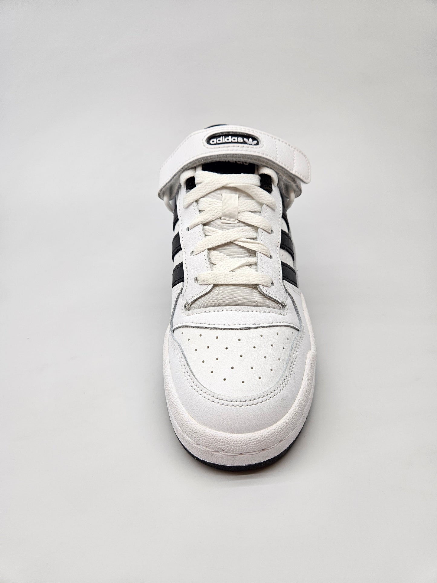 ADIDAS NOVI ORIGINAL PATIKI BR 41