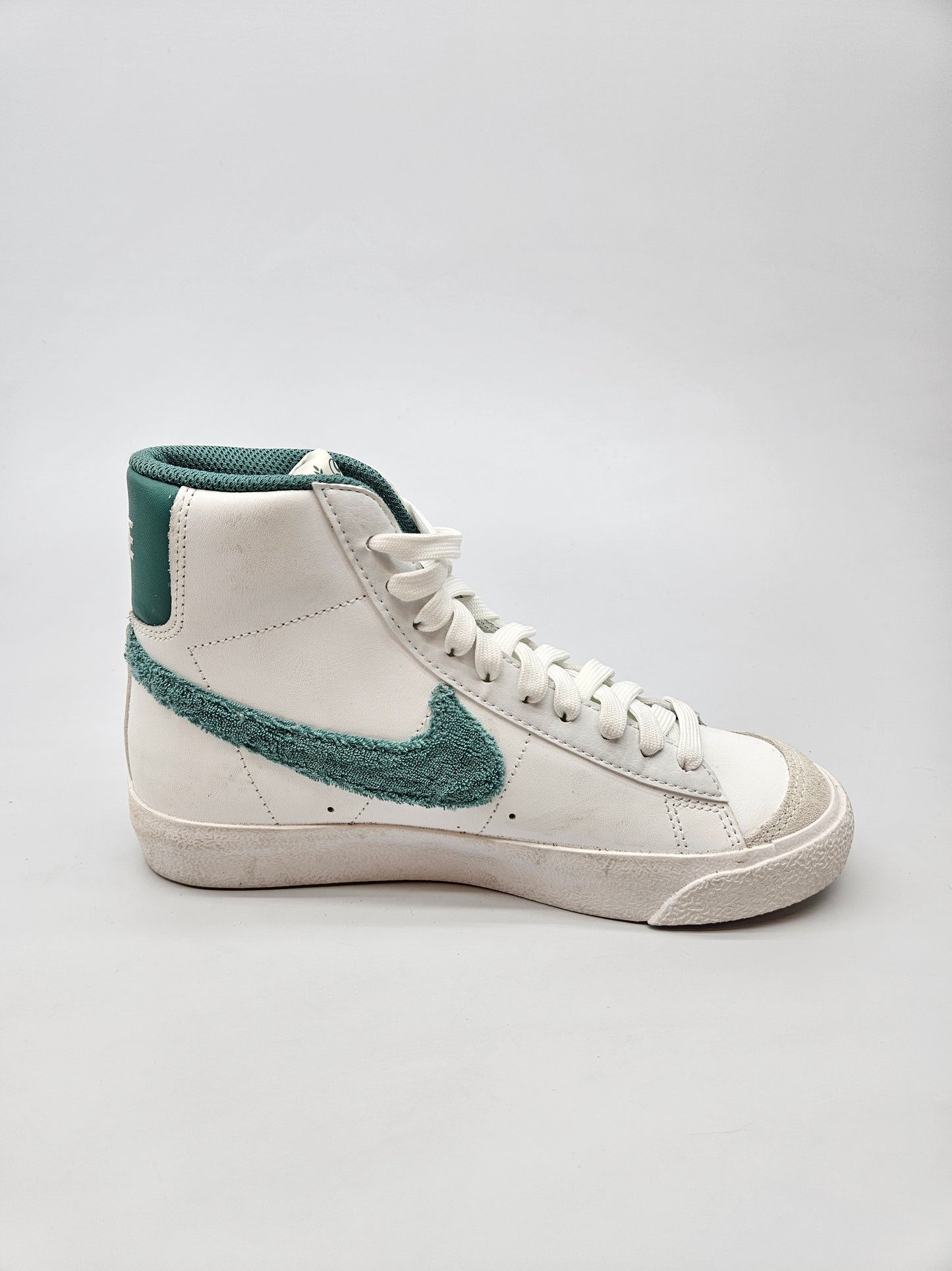 NIKE NOVI ORIGINAL PATIKI BR 35.5