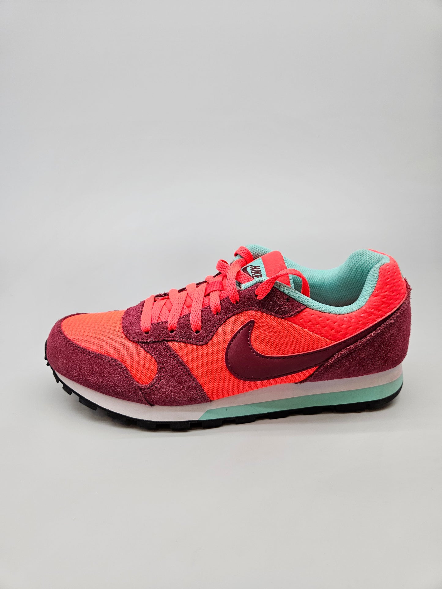 NIKE NOVI ORIGINAL PATIKI BR 40.5