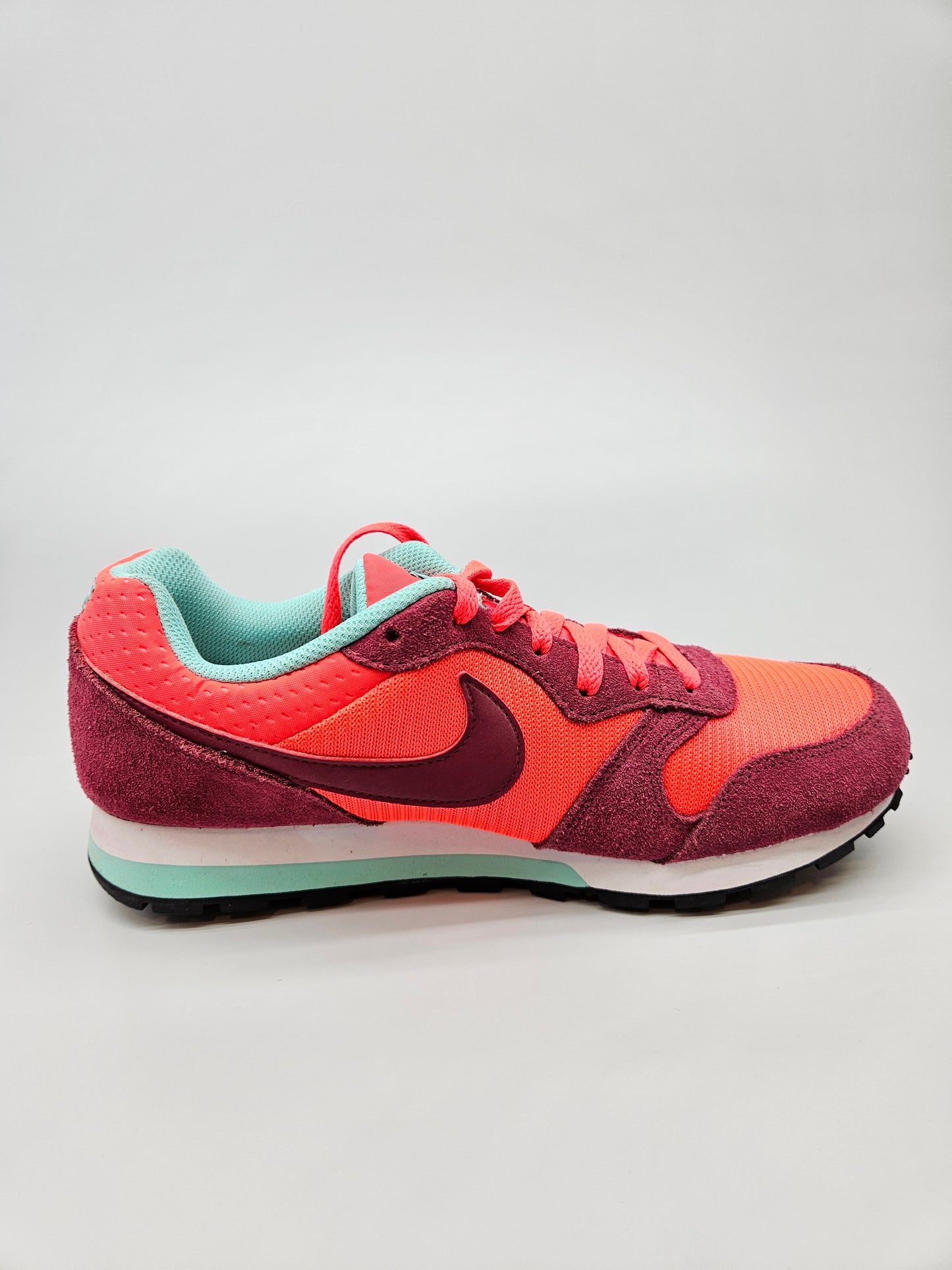 NIKE NOVI ORIGINAL PATIKI BR 40.5
