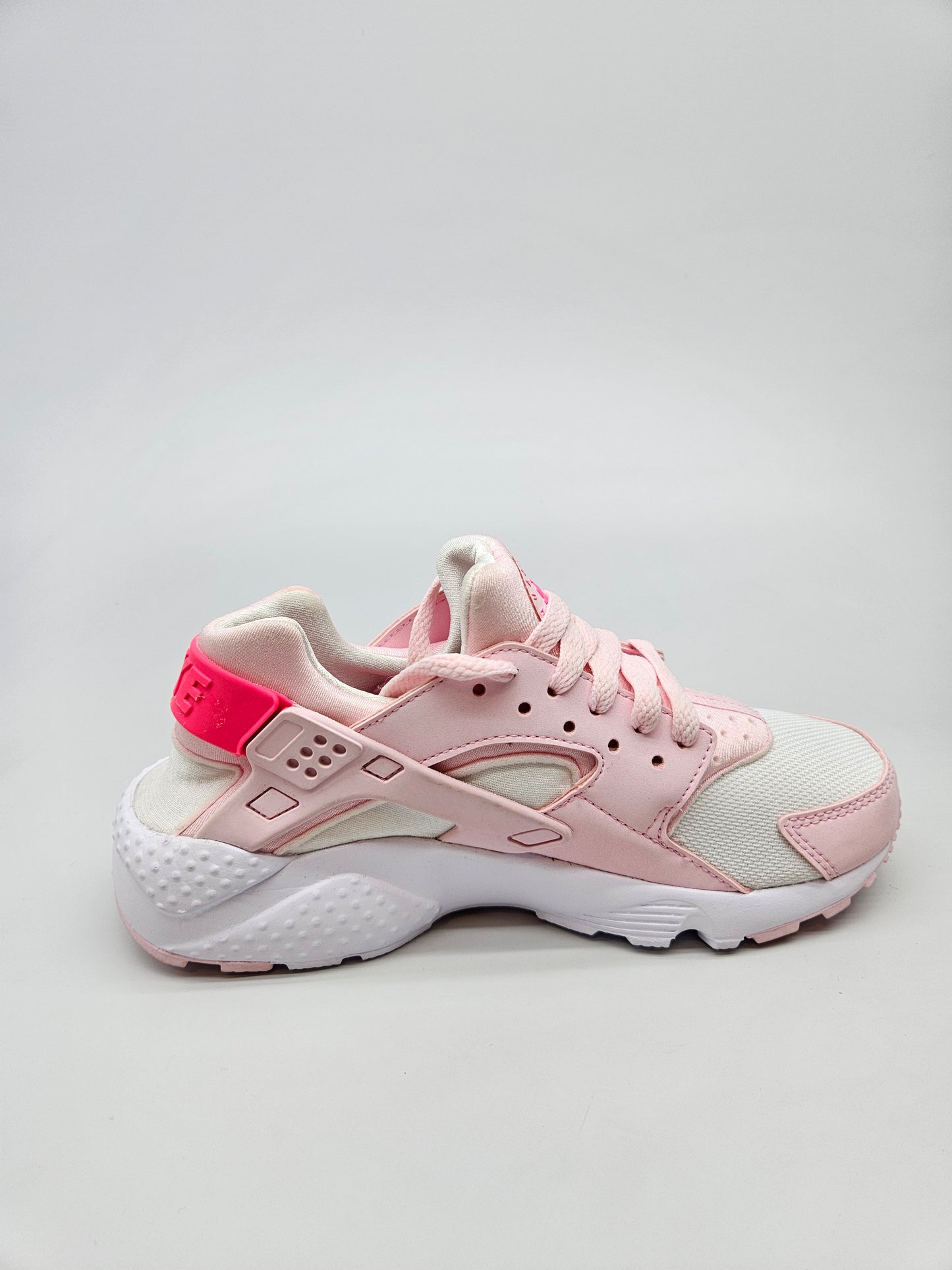 NIKE NOVI ORIGINAL PATIKI BR 37.5