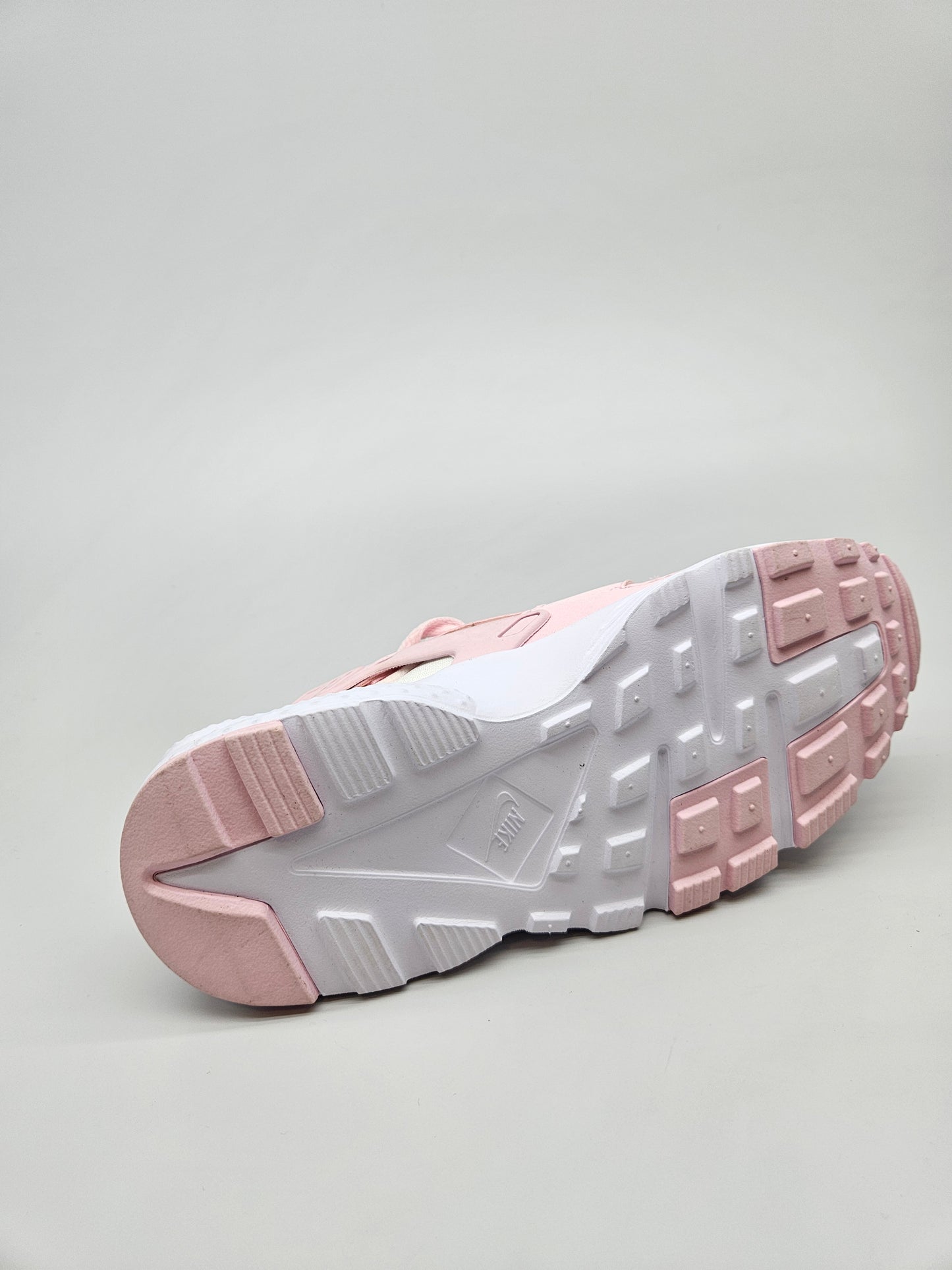 NIKE NOVI ORIGINAL PATIKI BR 37.5