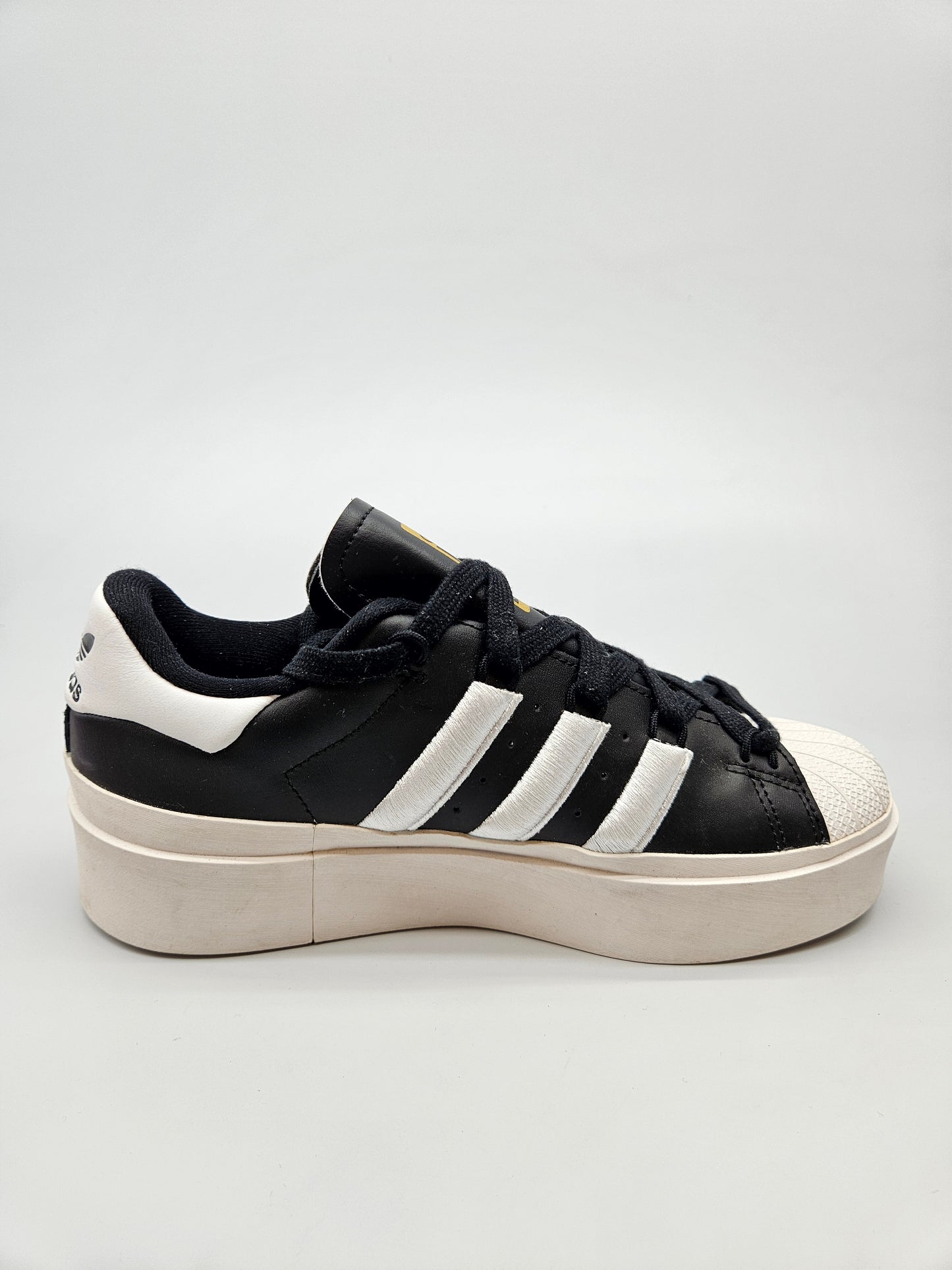 ADIDAS NOVI ORIGINAL PATIKI BR 40