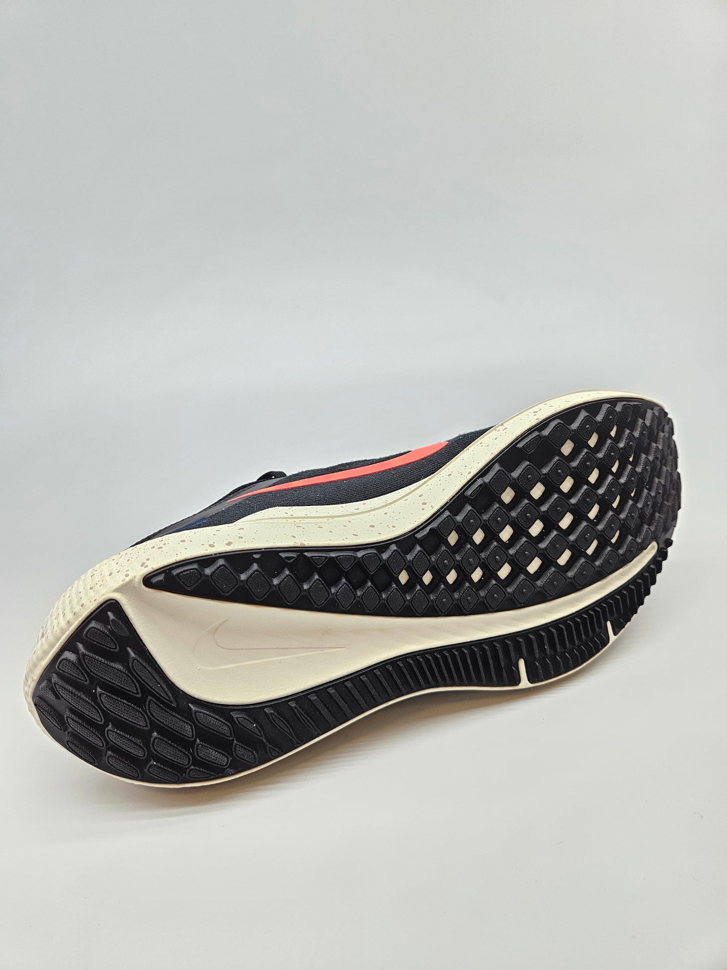 NIKE NOVI ORIGINAL PATIKI BR 42.5