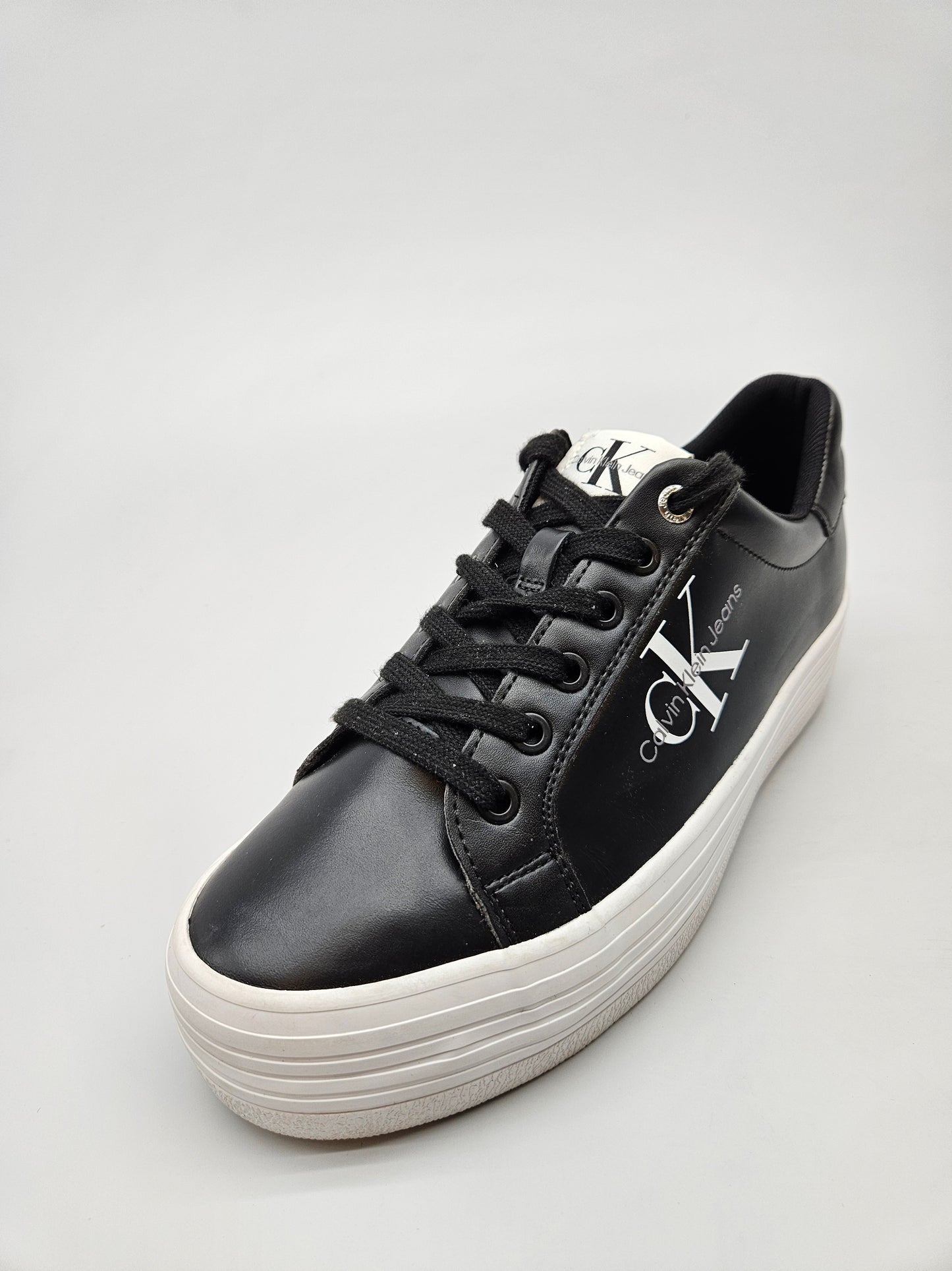 CALVIN KLEIN NOVI ORIGINAL PATIKI BR 40