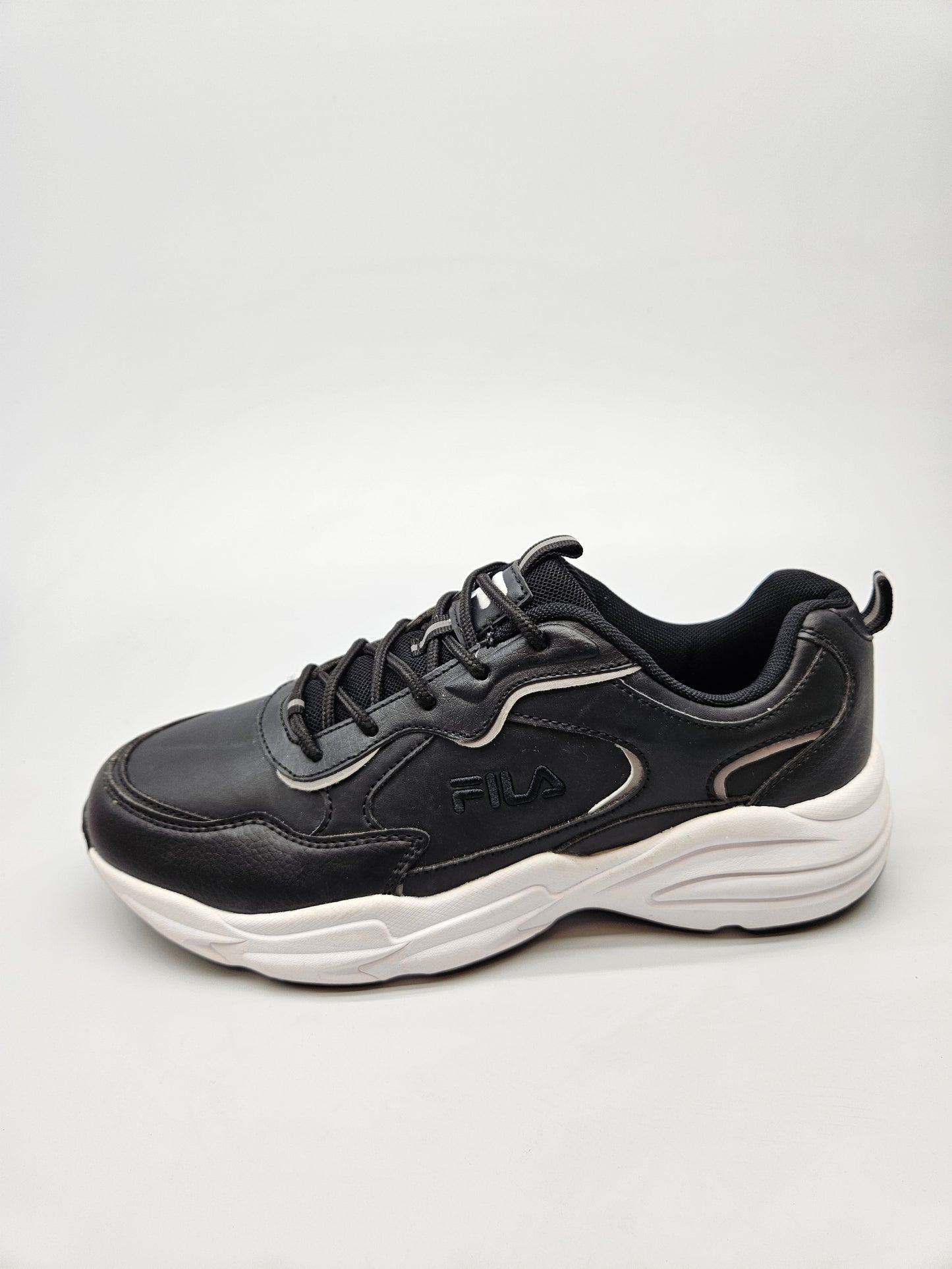FILA NOVI ORIGINAL PATIKI BR 41
