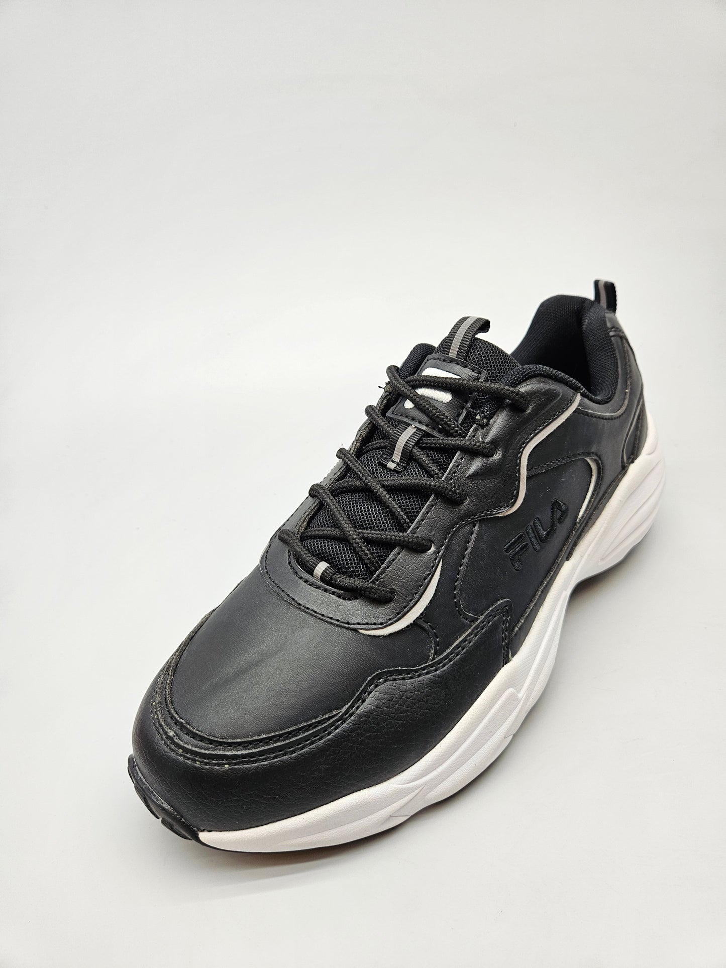 FILA NOVI ORIGINAL PATIKI BR 41