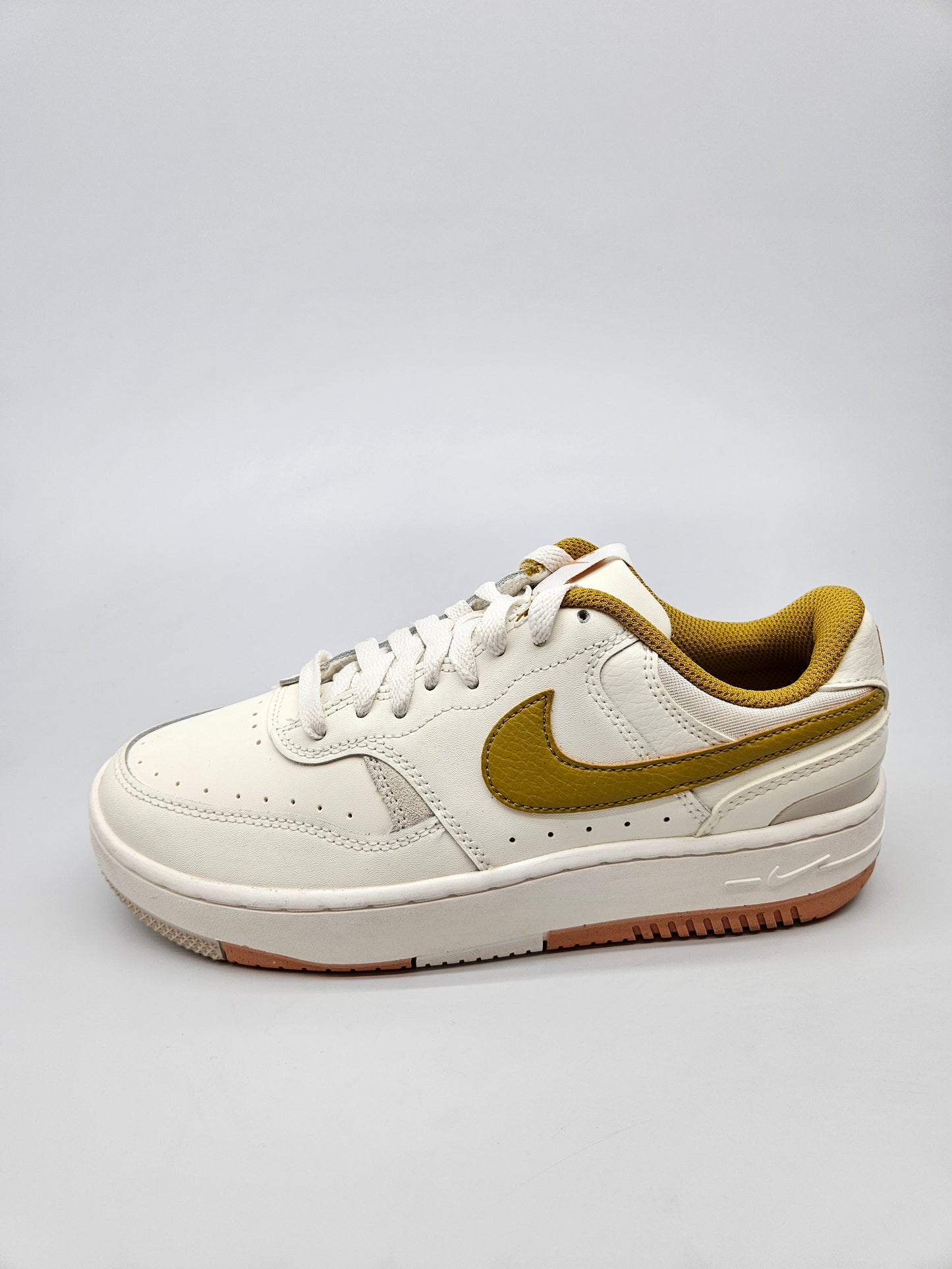 NIKE NOVI ORIGINAL PATIKI BR 38