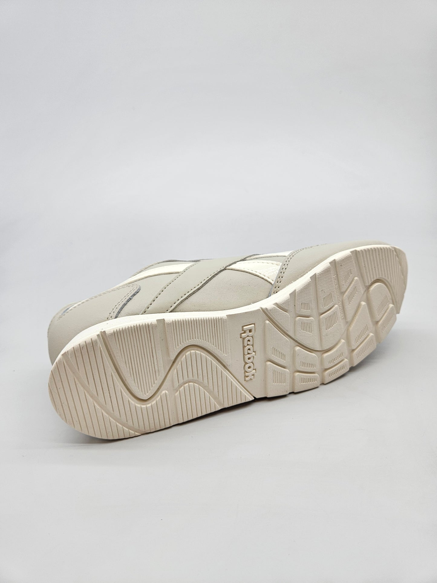 REEBOK NOVI ORIGINAL PATIKI BR 35