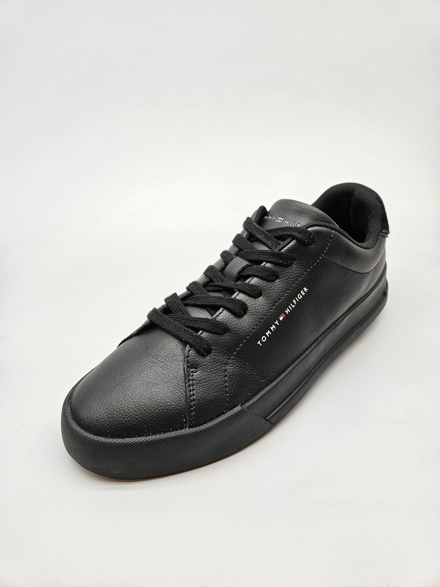 TOMMY HILFIGER ORIGINAL KOZNI PATIKI BR 41
