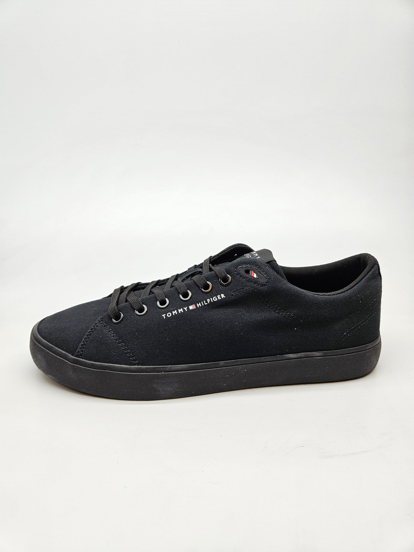 TOMMY HILFIGER NOVI ORIGINAL PATIKI BR 44