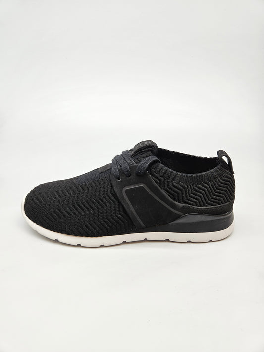 UGG AUSTRALIA NOVI ORIGINAL PATIKI BR 36