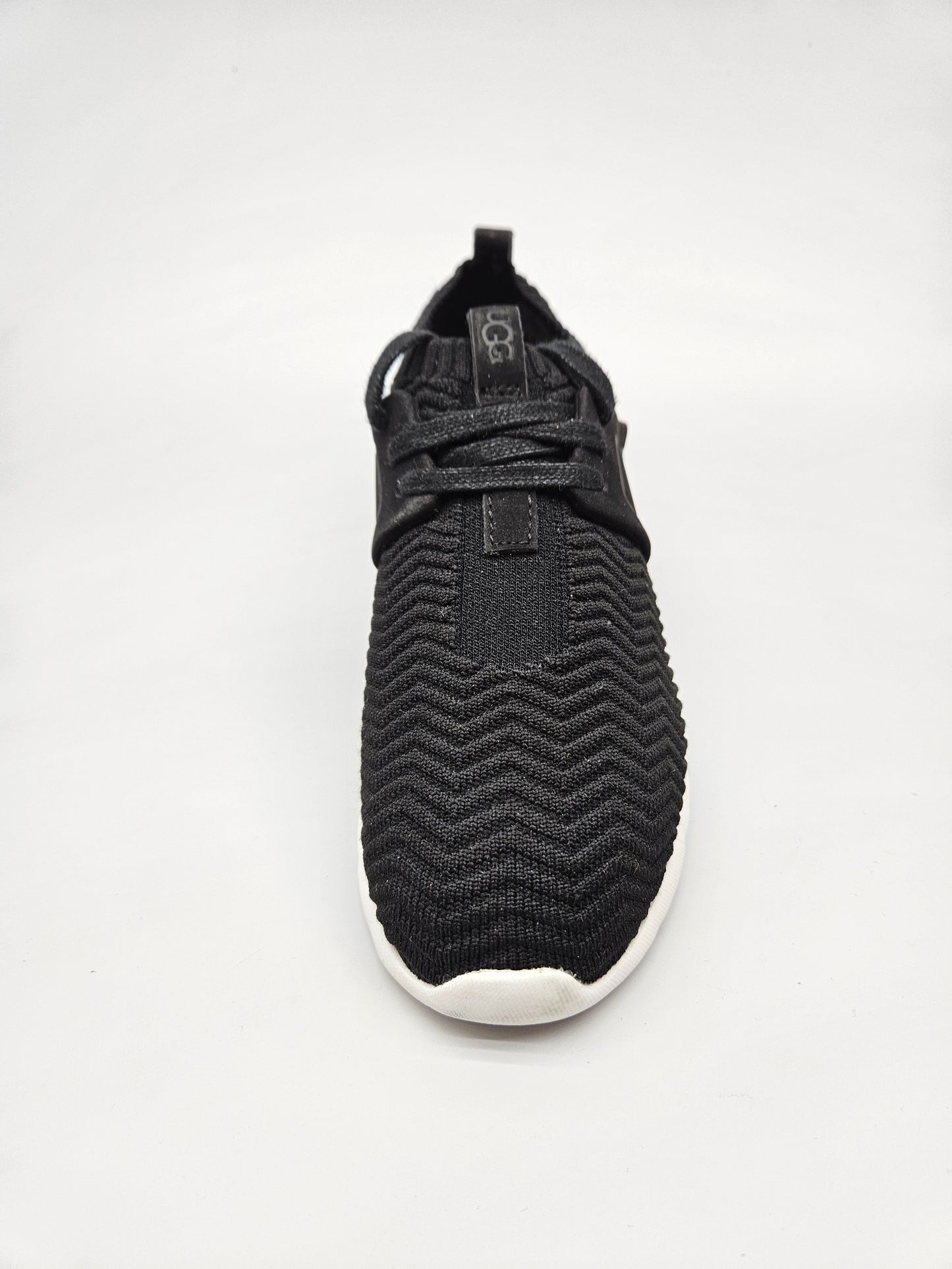 UGG AUSTRALIA NOVI ORIGINAL PATIKI BR 36