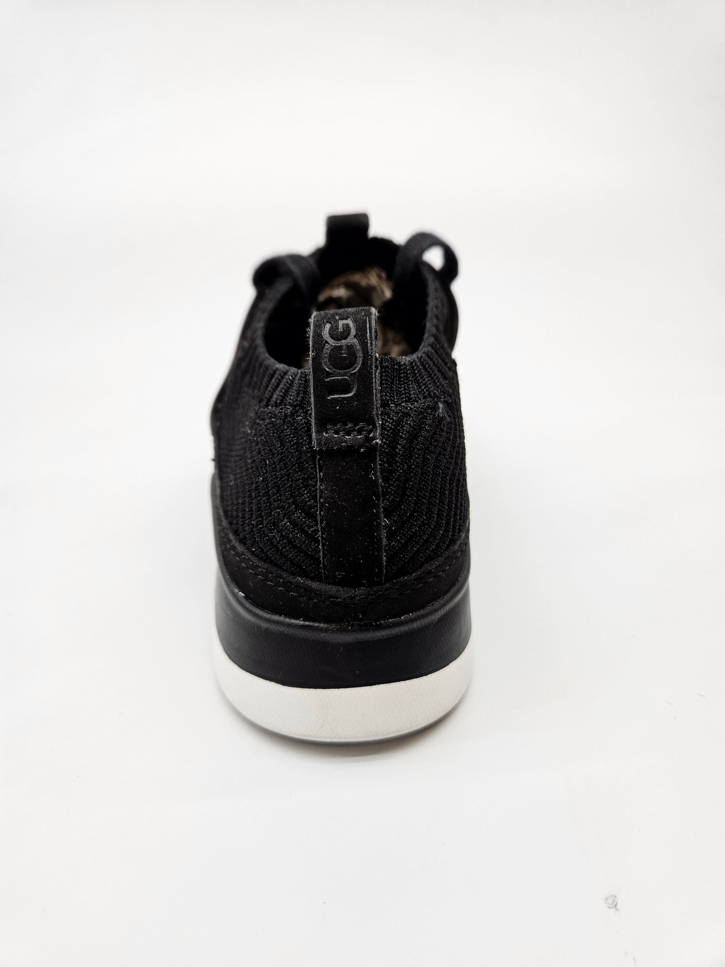 UGG AUSTRALIA NOVI ORIGINAL PATIKI BR 36
