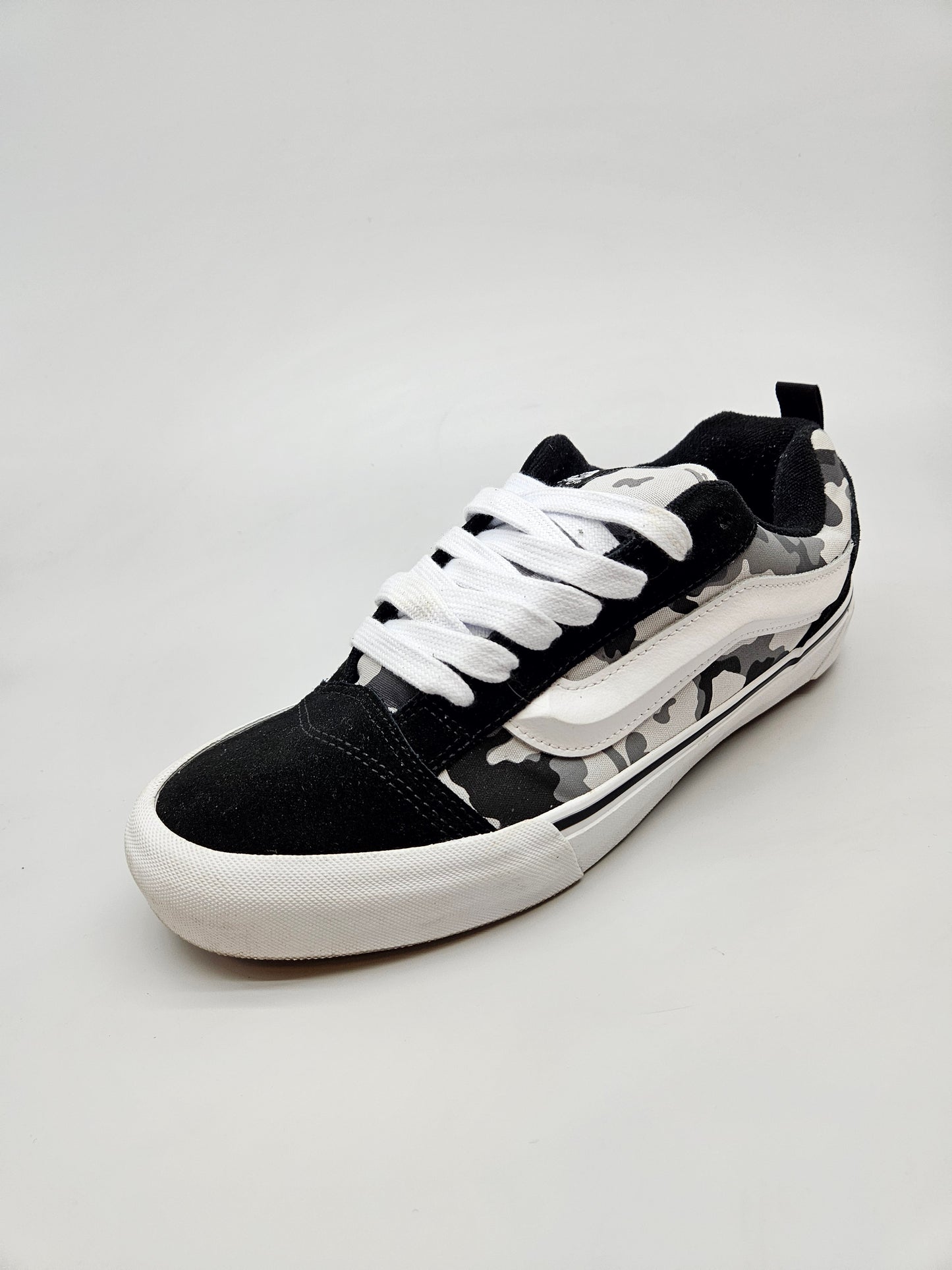 VANS NOVI ORIGINAL PATIKI BR 44.5