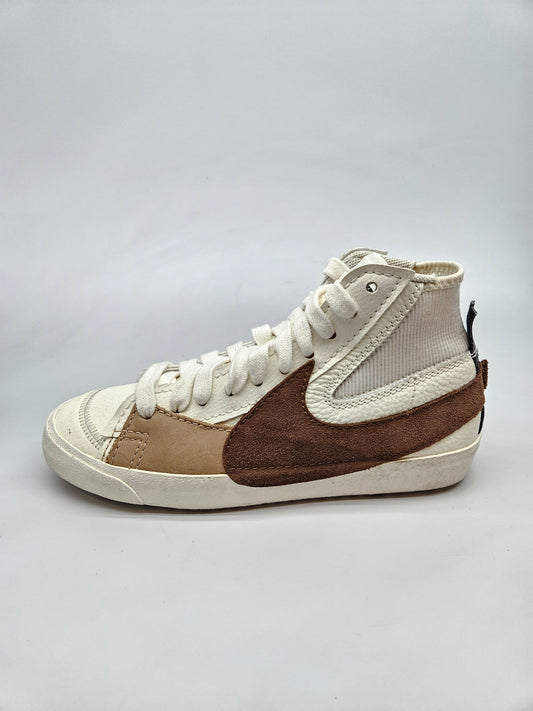 NIKE NOVI ORIGINAL PATIKI BR 42.5