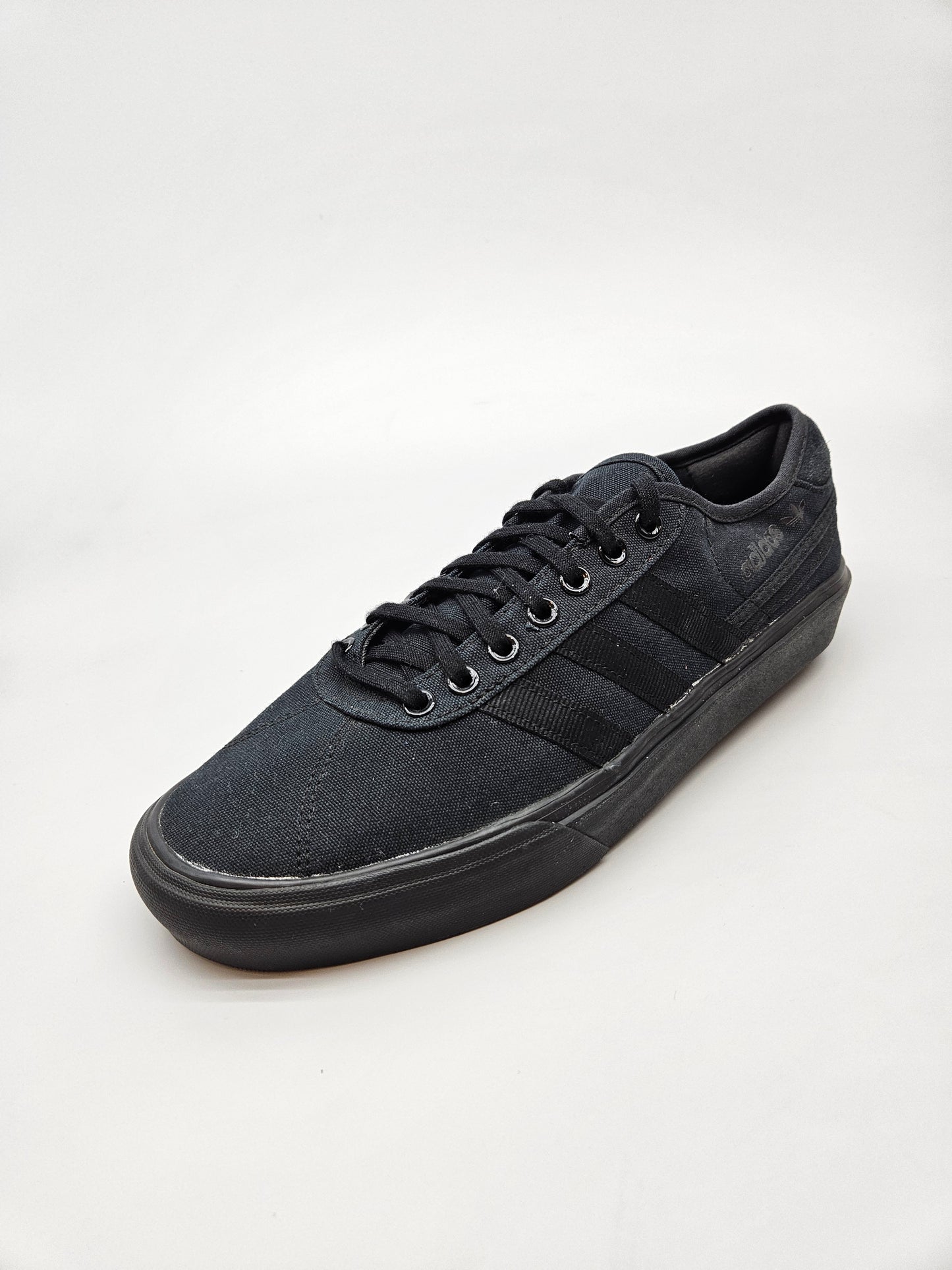 ADIDAS NOVI ORIGINAL PATIKI BR 44