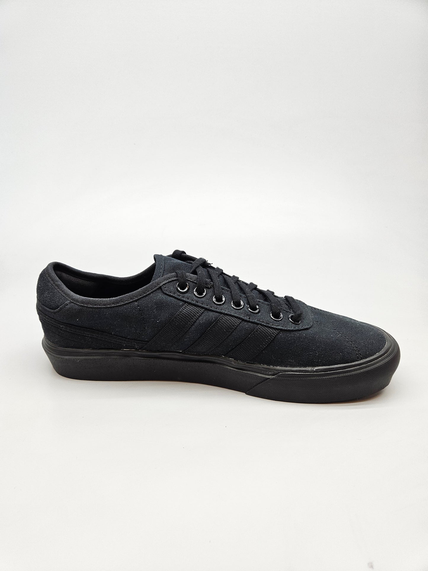 ADIDAS NOVI ORIGINAL PATIKI BR 44