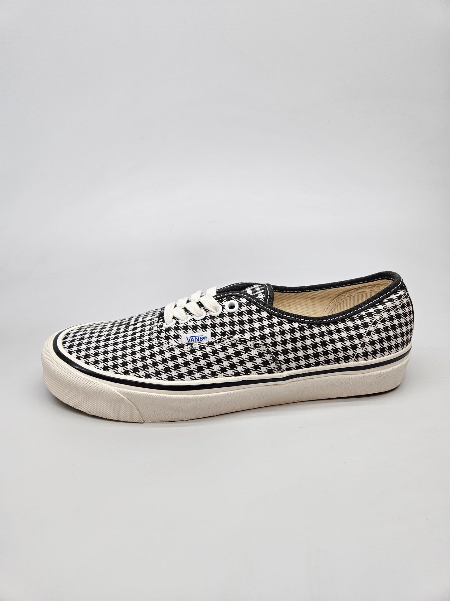 NIKE NOVI ORIGINAL PATIKI BR 42.5