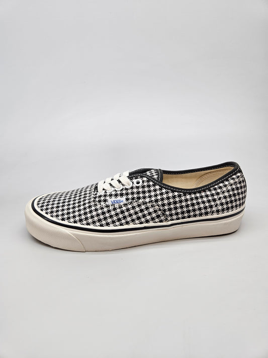 NIKE NOVI ORIGINAL PATIKI BR 42.5