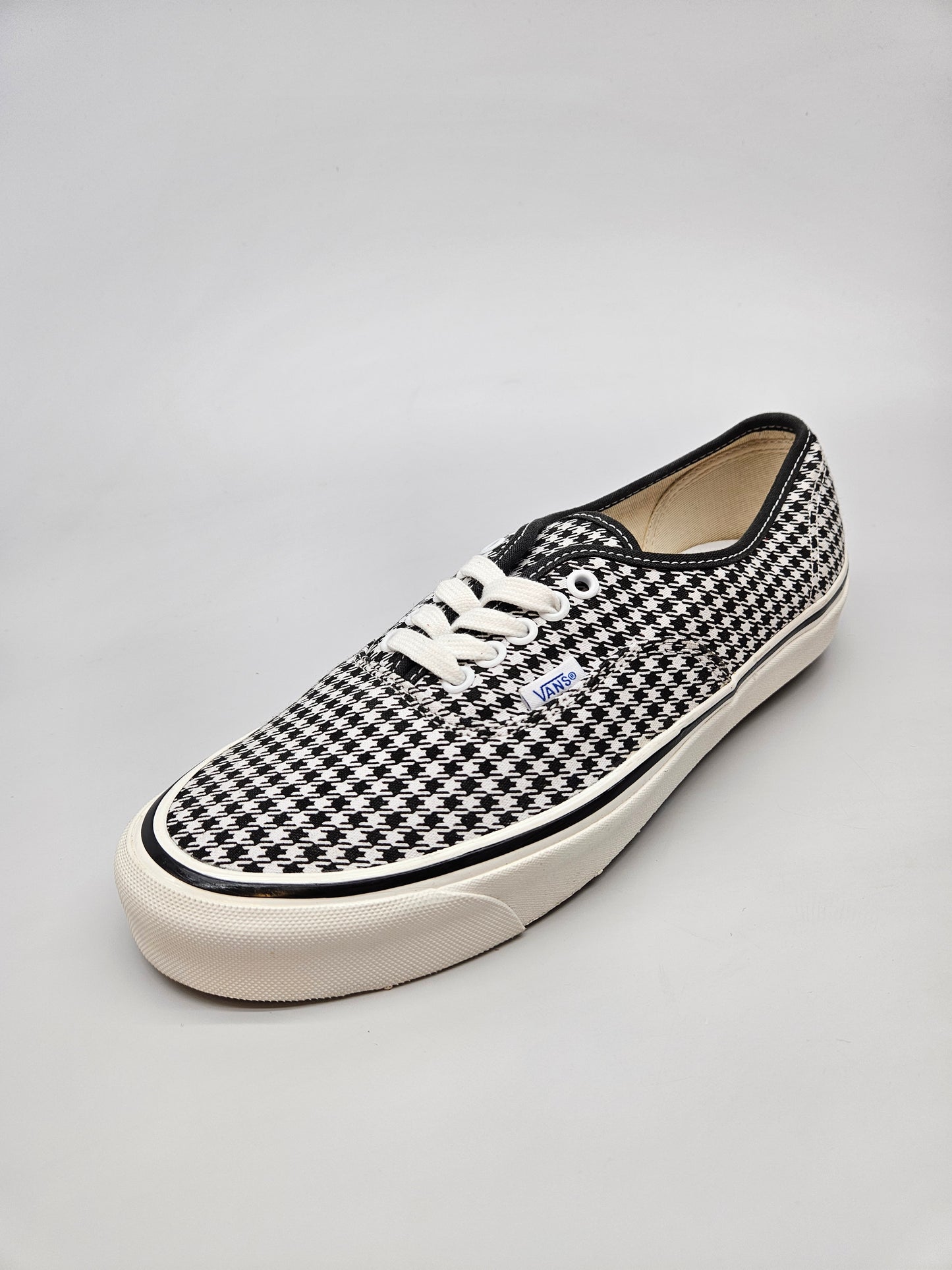 NIKE NOVI ORIGINAL PATIKI BR 42.5