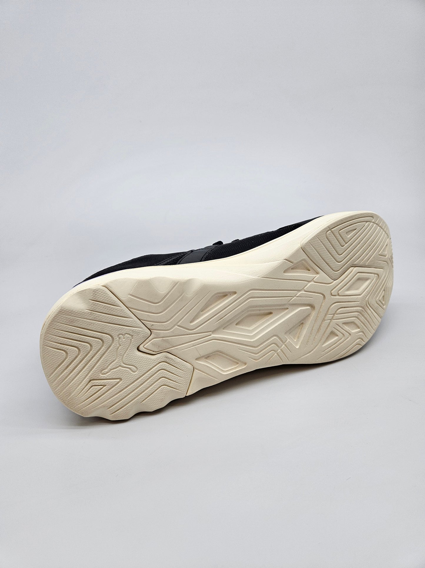 PUMA NOVI ORIGINAL PATIKI BR 42.5