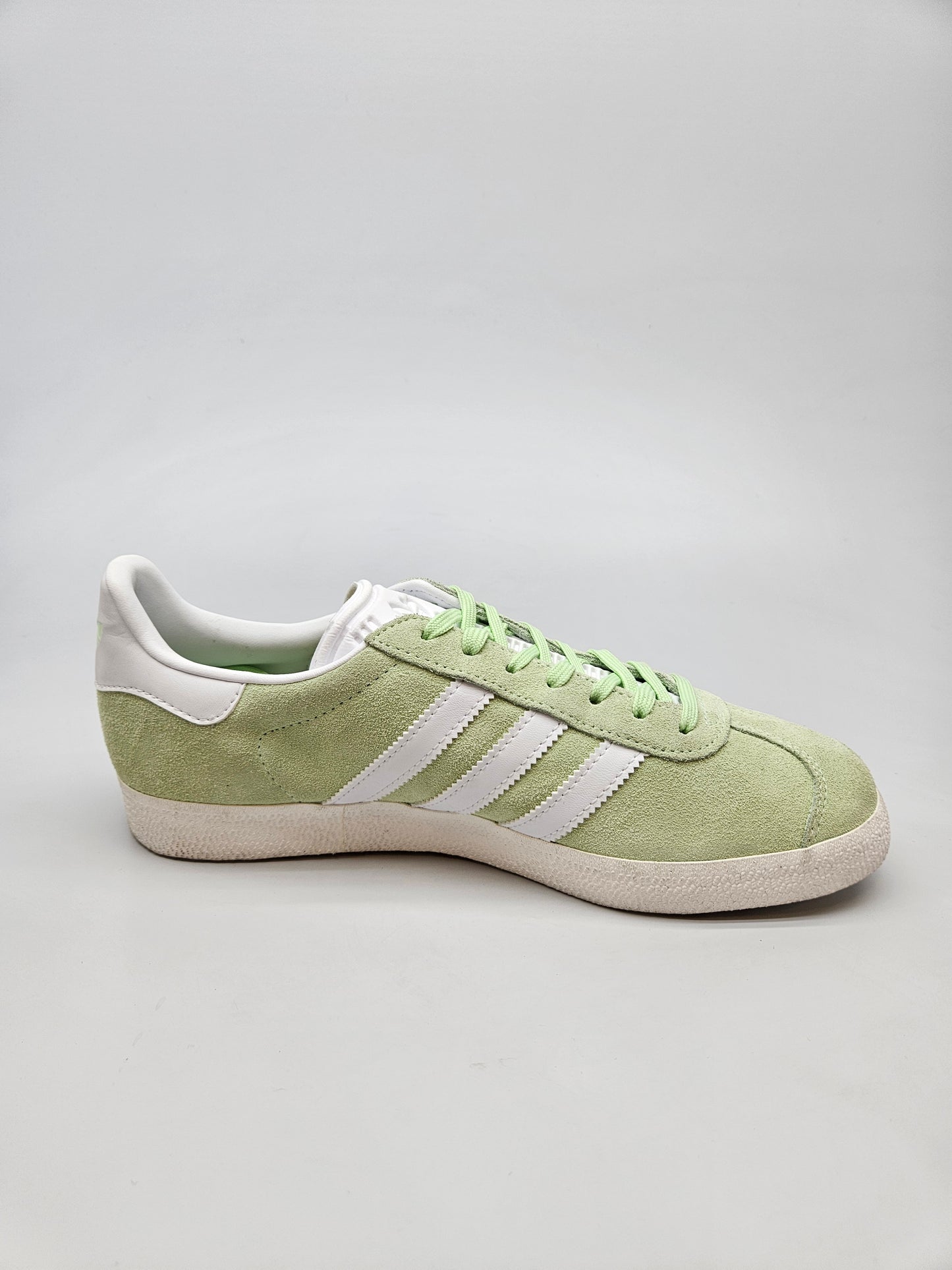 ADIDAS GAZZELE NOVI ORIGINAL PATIKI BR 41