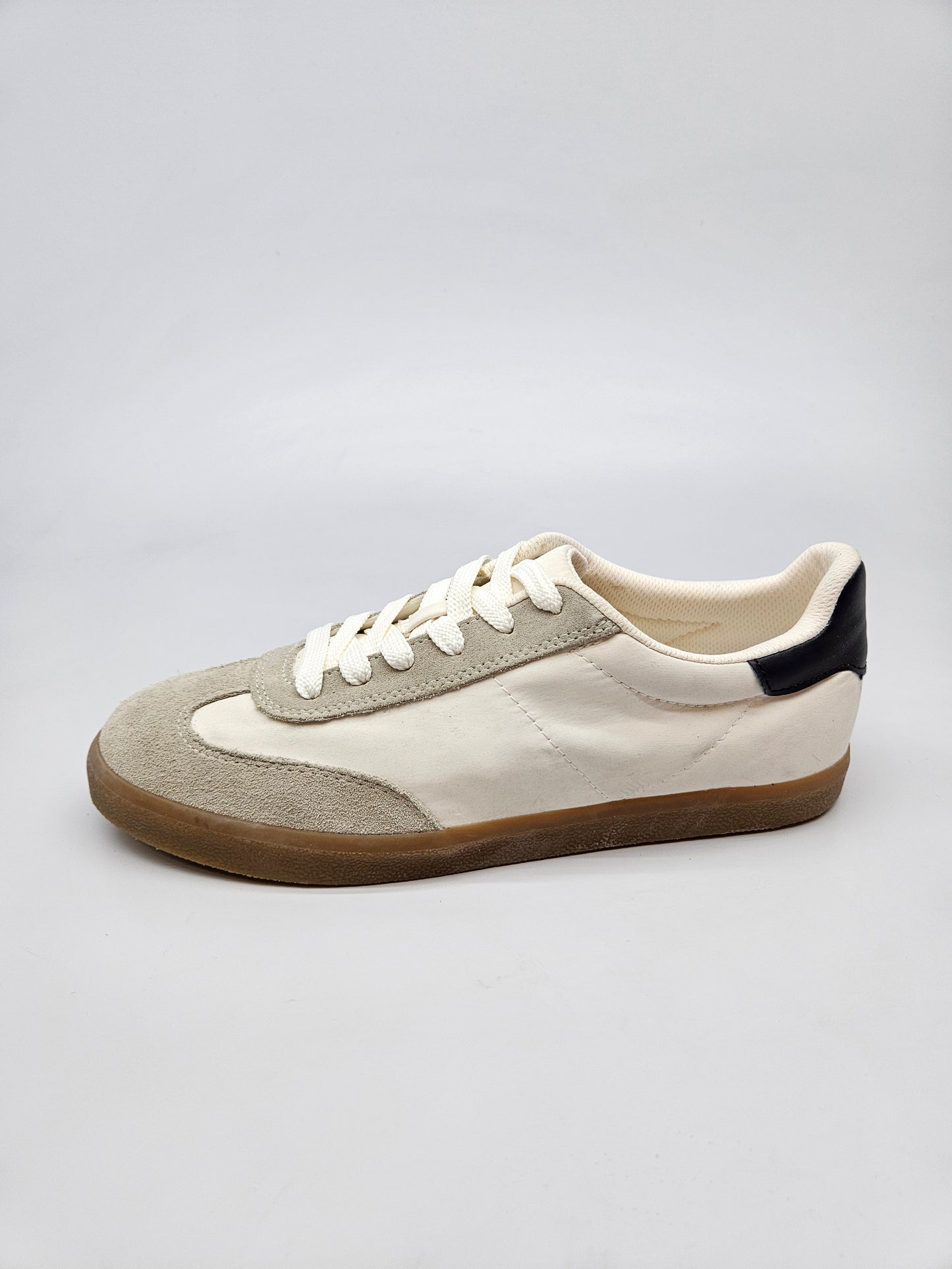 OYSHO NOVI ORIGINAL PATIKI BR 39