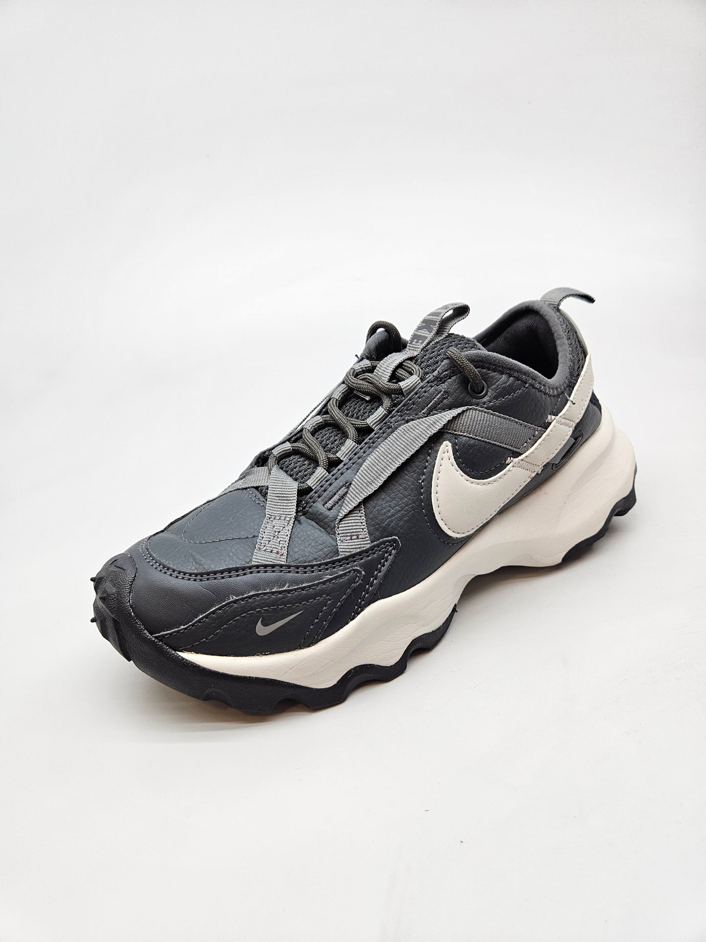 NIKE NOVI ORIGINAL PATIKI BR 37.5