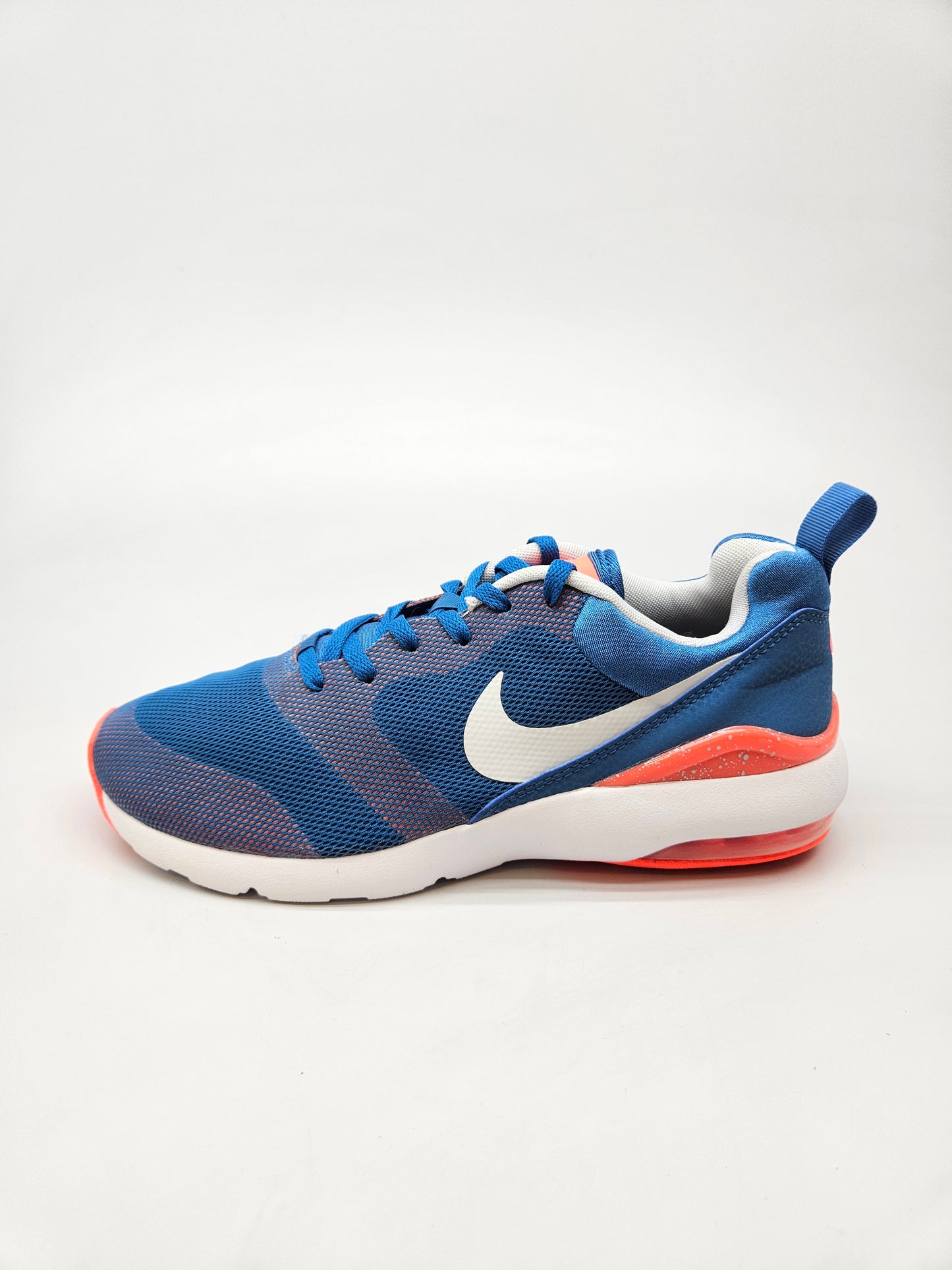 NIKE AIRMAX NOVI ORIGINAL PATIKI BR 38