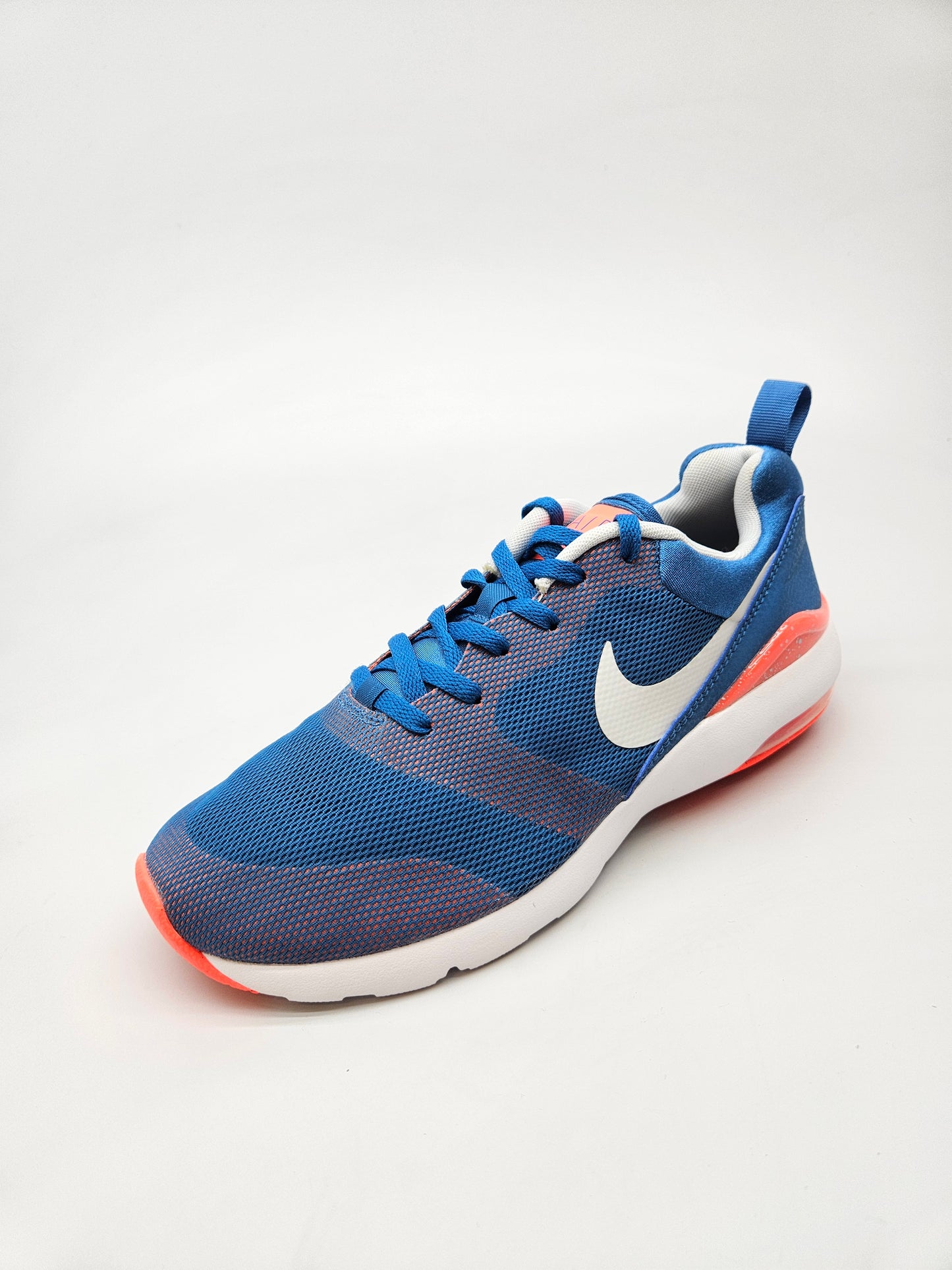 NIKE AIRMAX NOVI ORIGINAL PATIKI BR 38