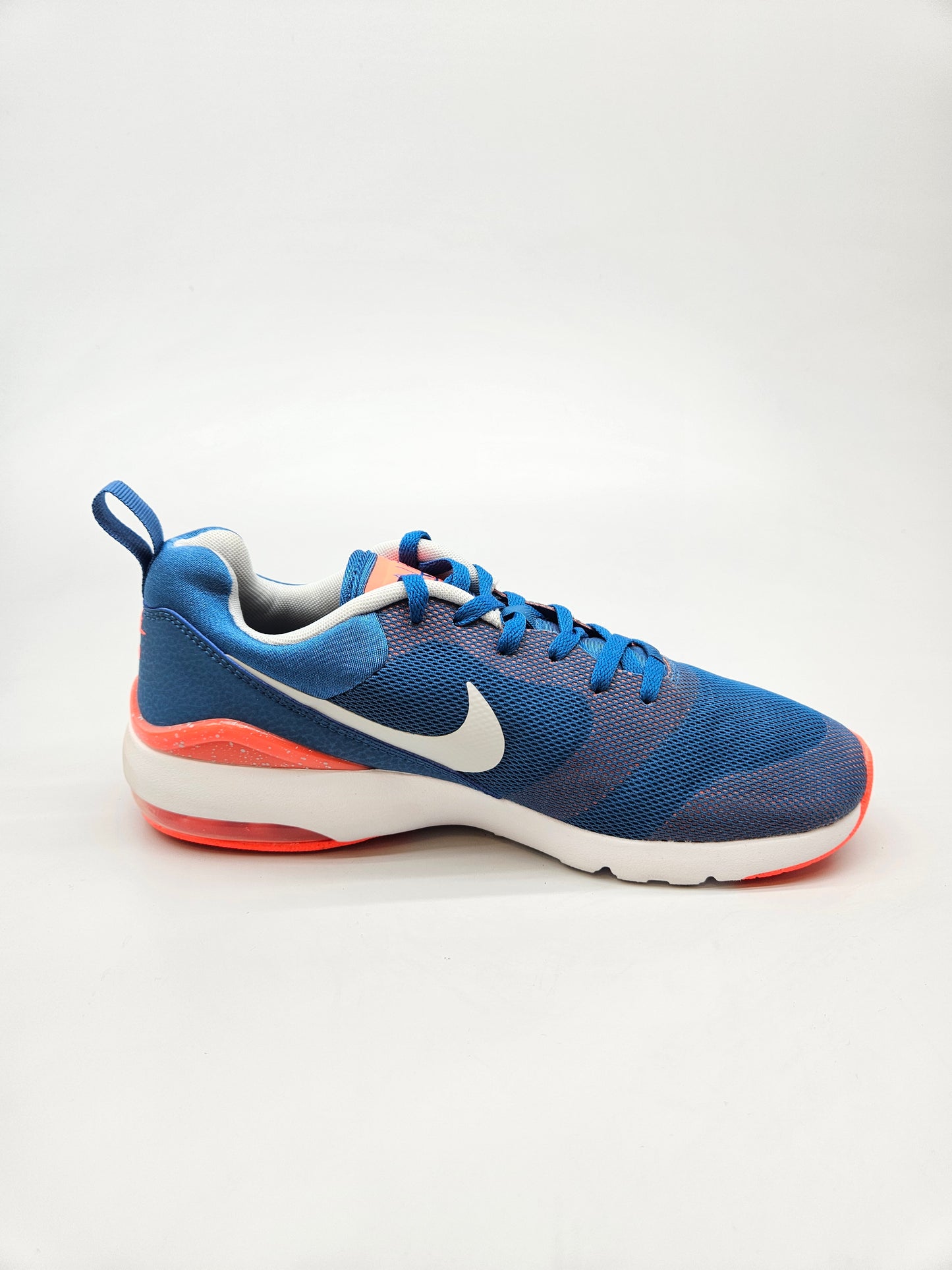 NIKE AIRMAX NOVI ORIGINAL PATIKI BR 38